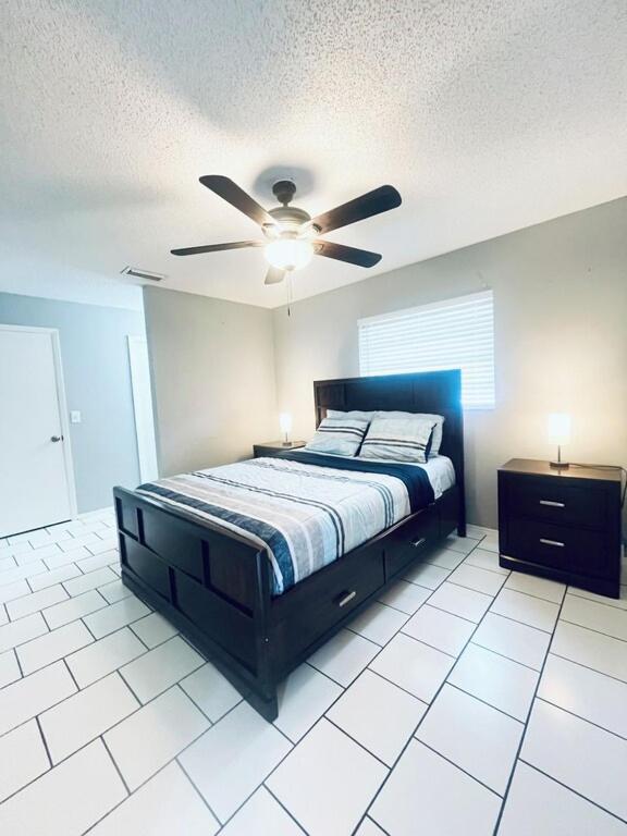 Entire home near the beach for your perfect vacay! Book it now