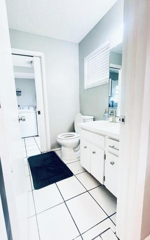 Entire home near the beach for your perfect vacay! Book it now
