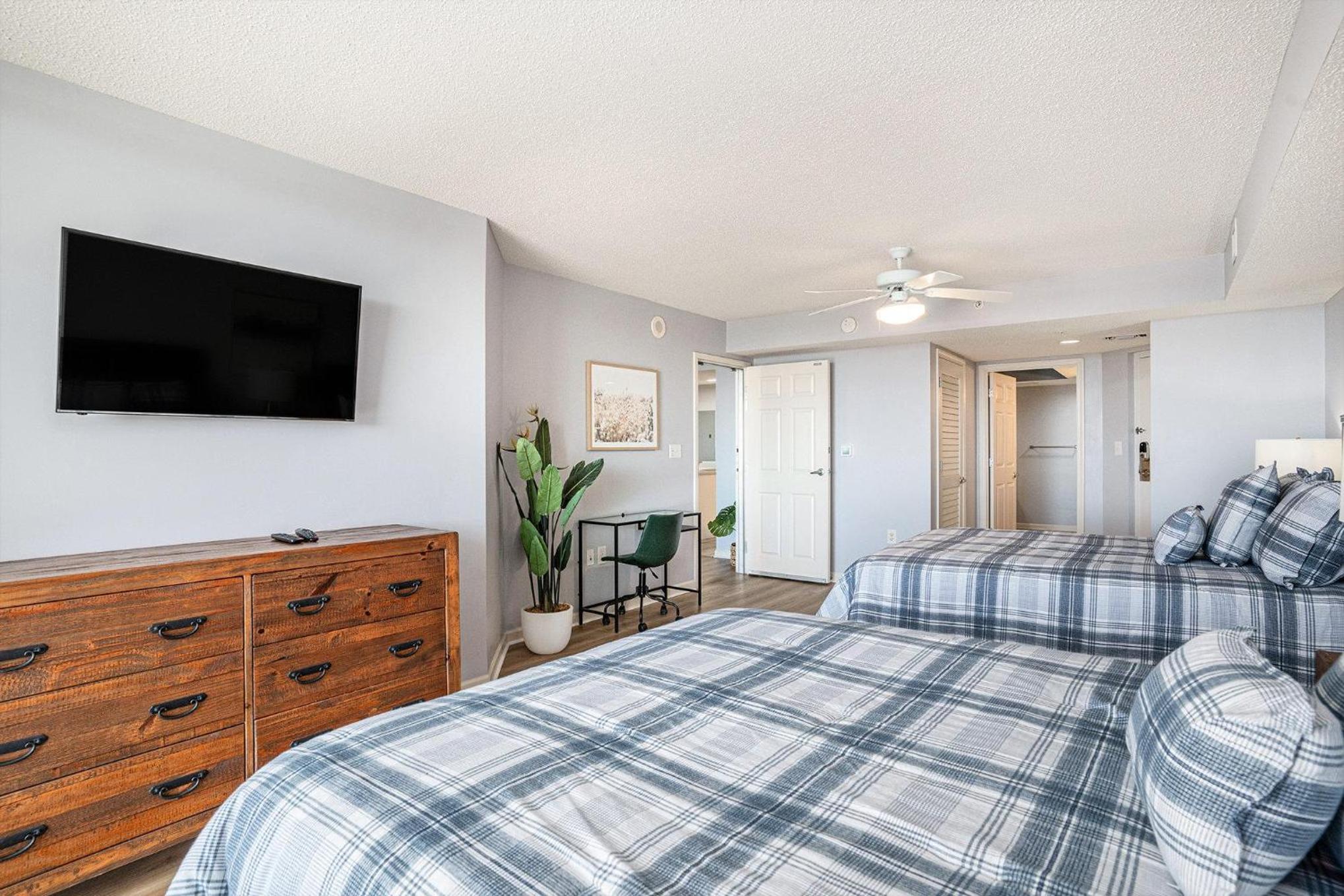 Yacht Club Villas #2-902