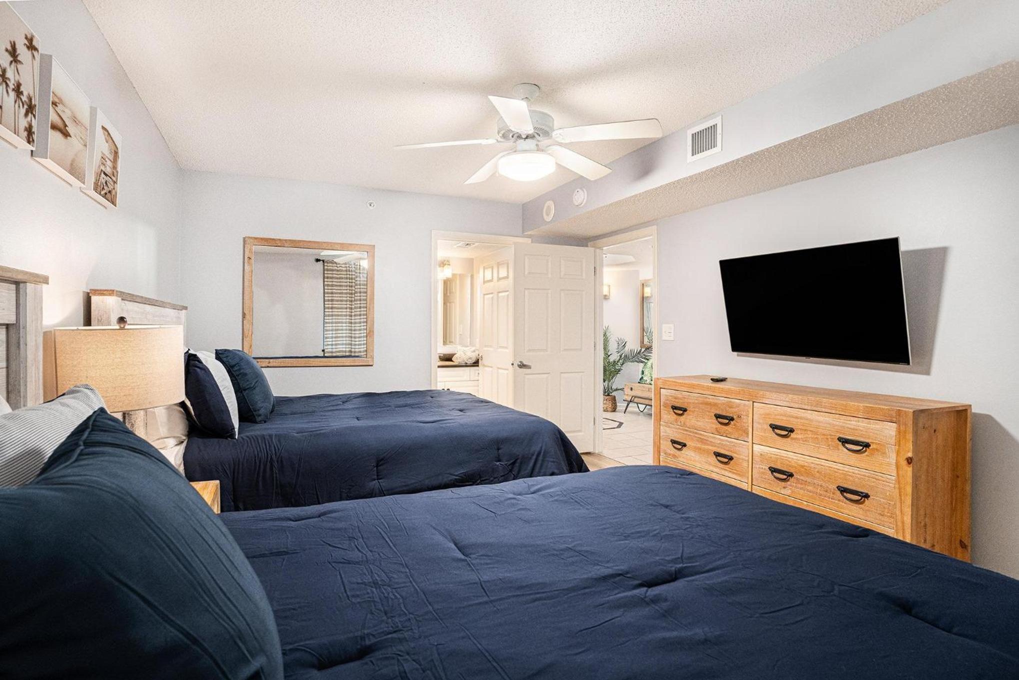 Yacht Club Villas #2-902