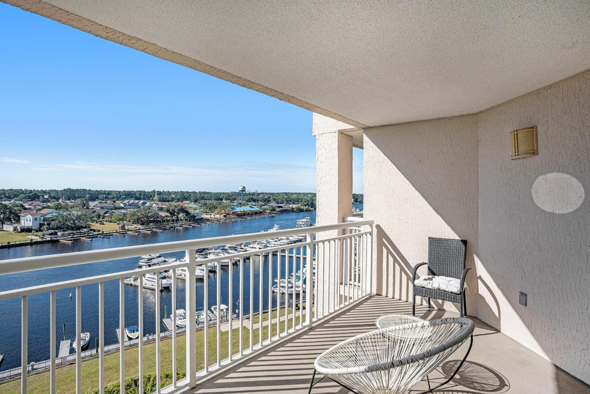 Yacht Club Villas #2-902