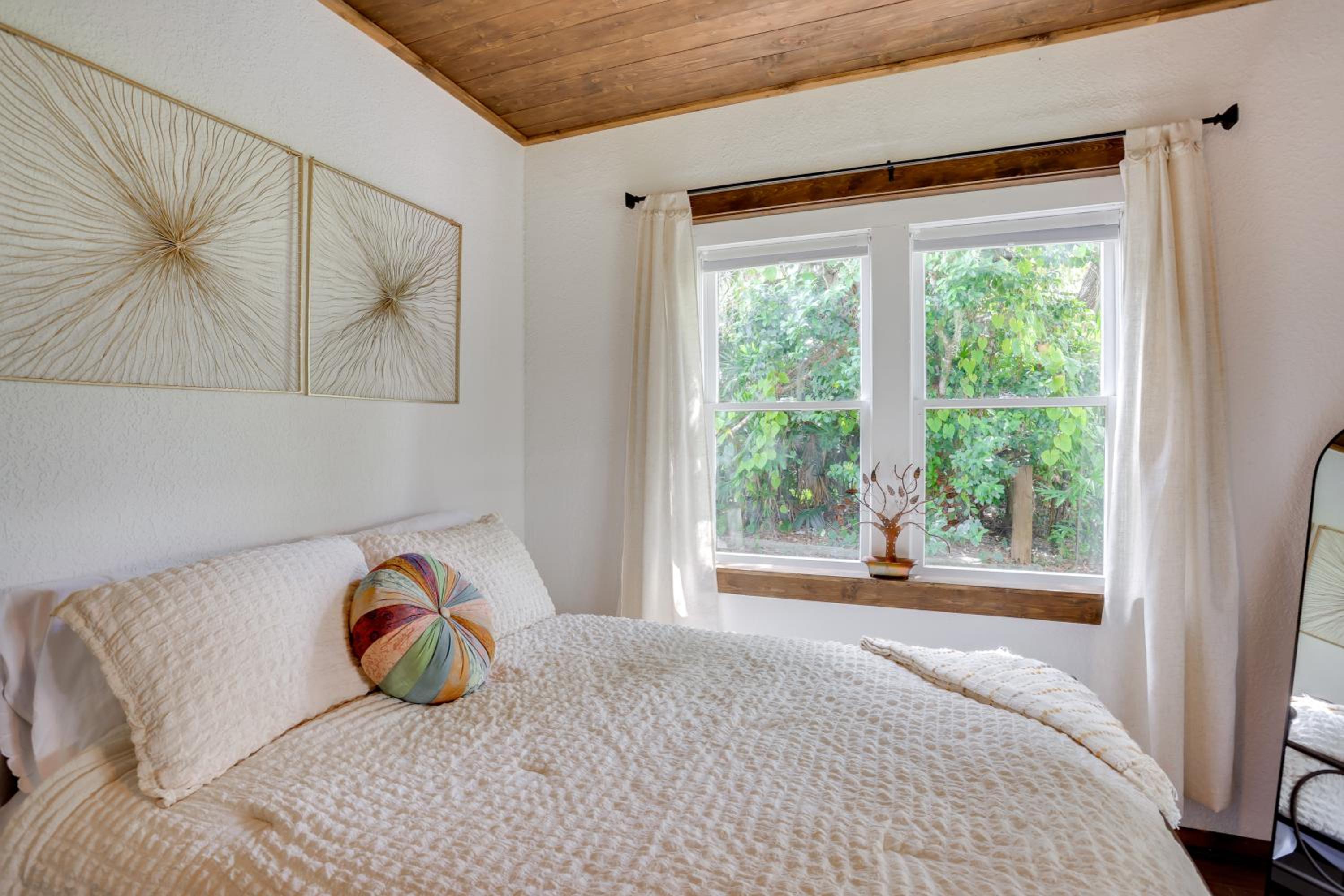 Less Than 1 Mi to Downtown Arcadia Tranquil Wooded Escape