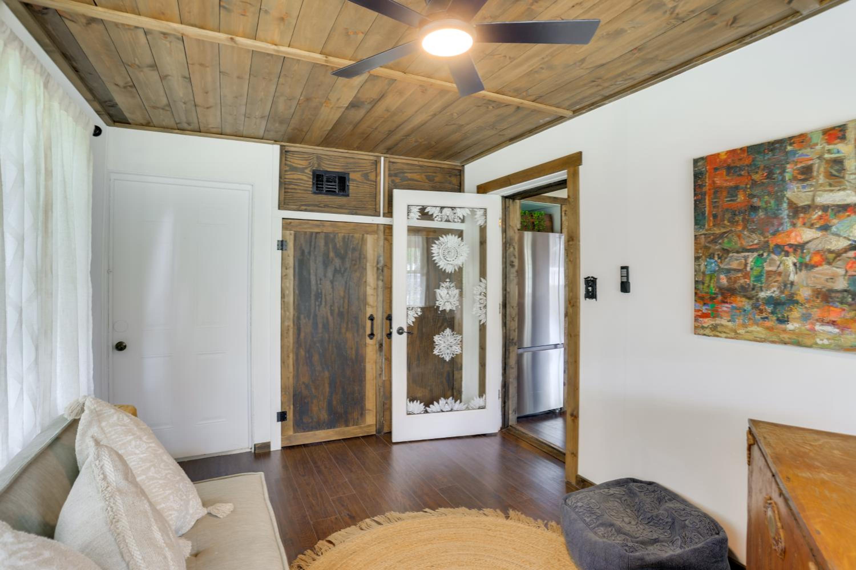 Less Than 1 Mi to Downtown Arcadia Tranquil Wooded Escape