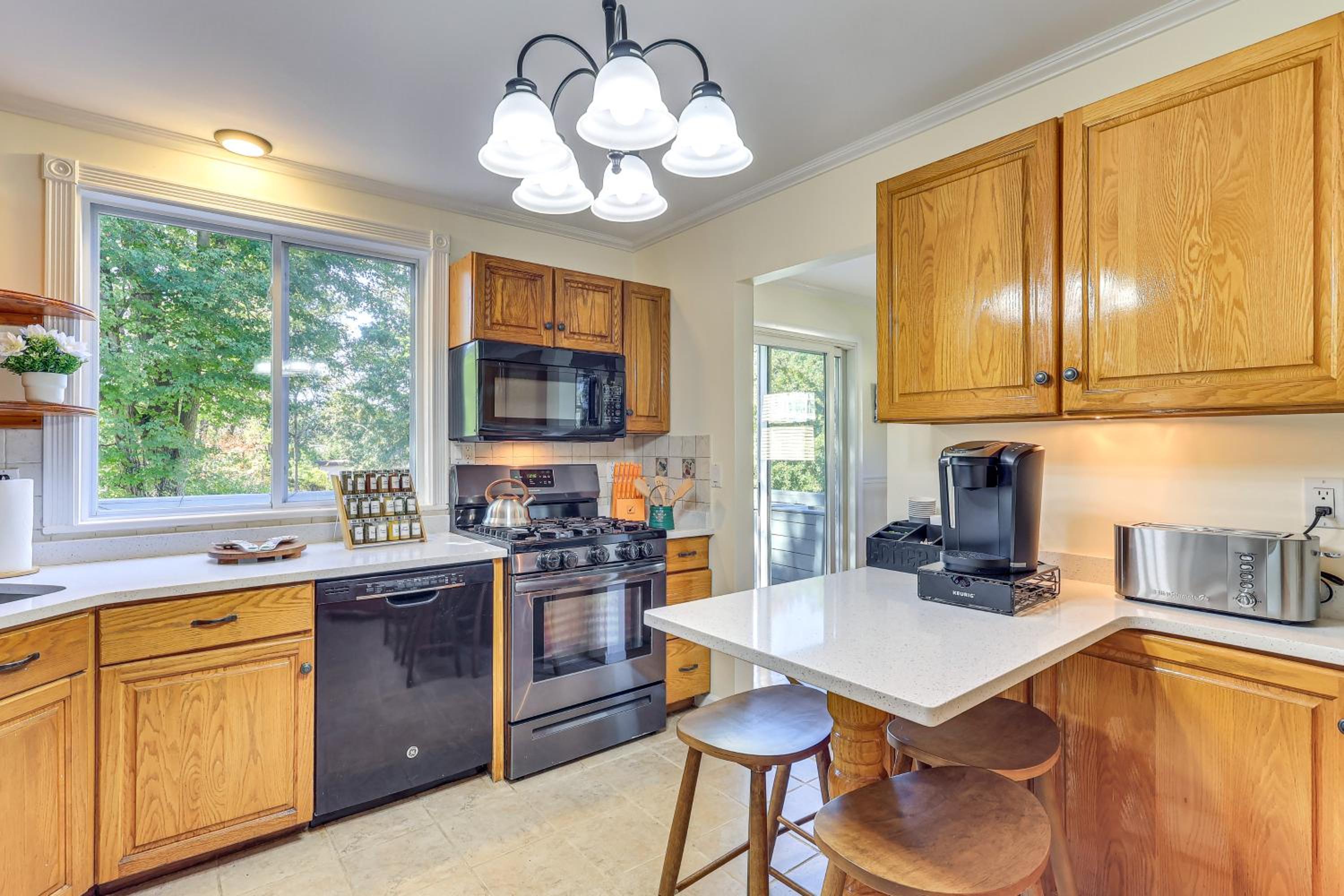 Spacious Fanwood Home with Decks, Walk to Park!