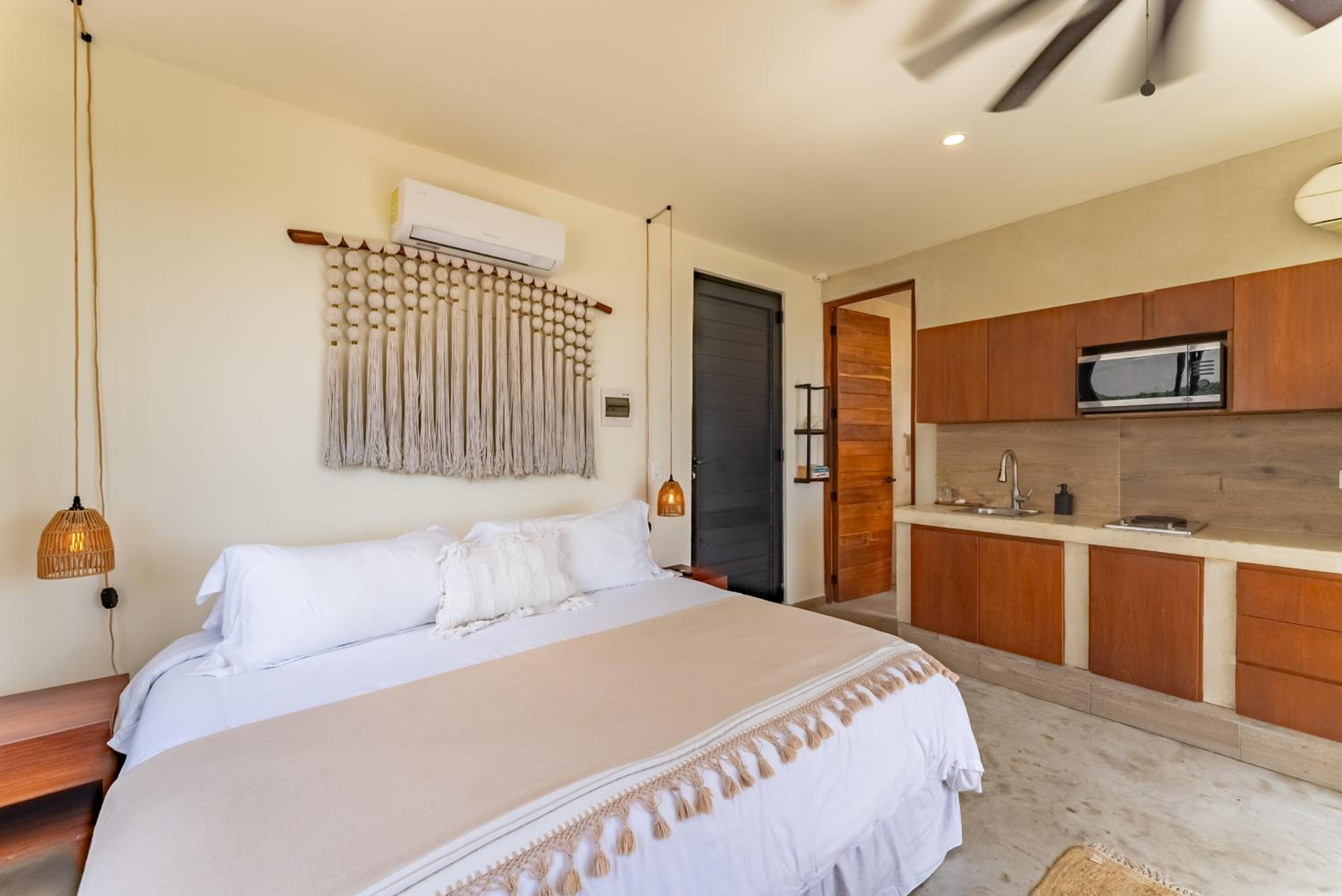 Private Jacuzzi, Starlink, Golf-View Terrace - Puerto Aventuras