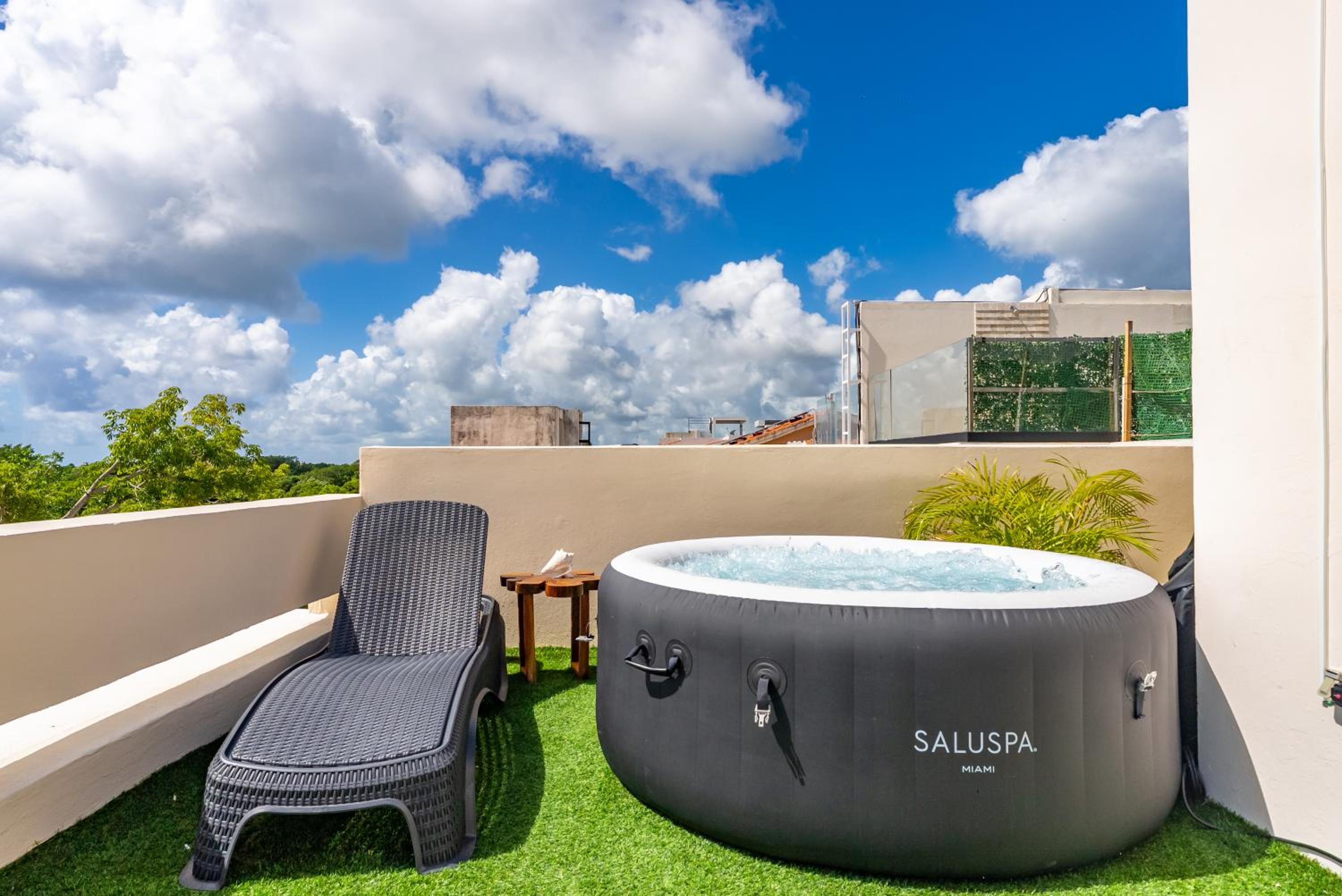 Private Jacuzzi, Starlink, Golf-View Terrace - Puerto Aventuras
