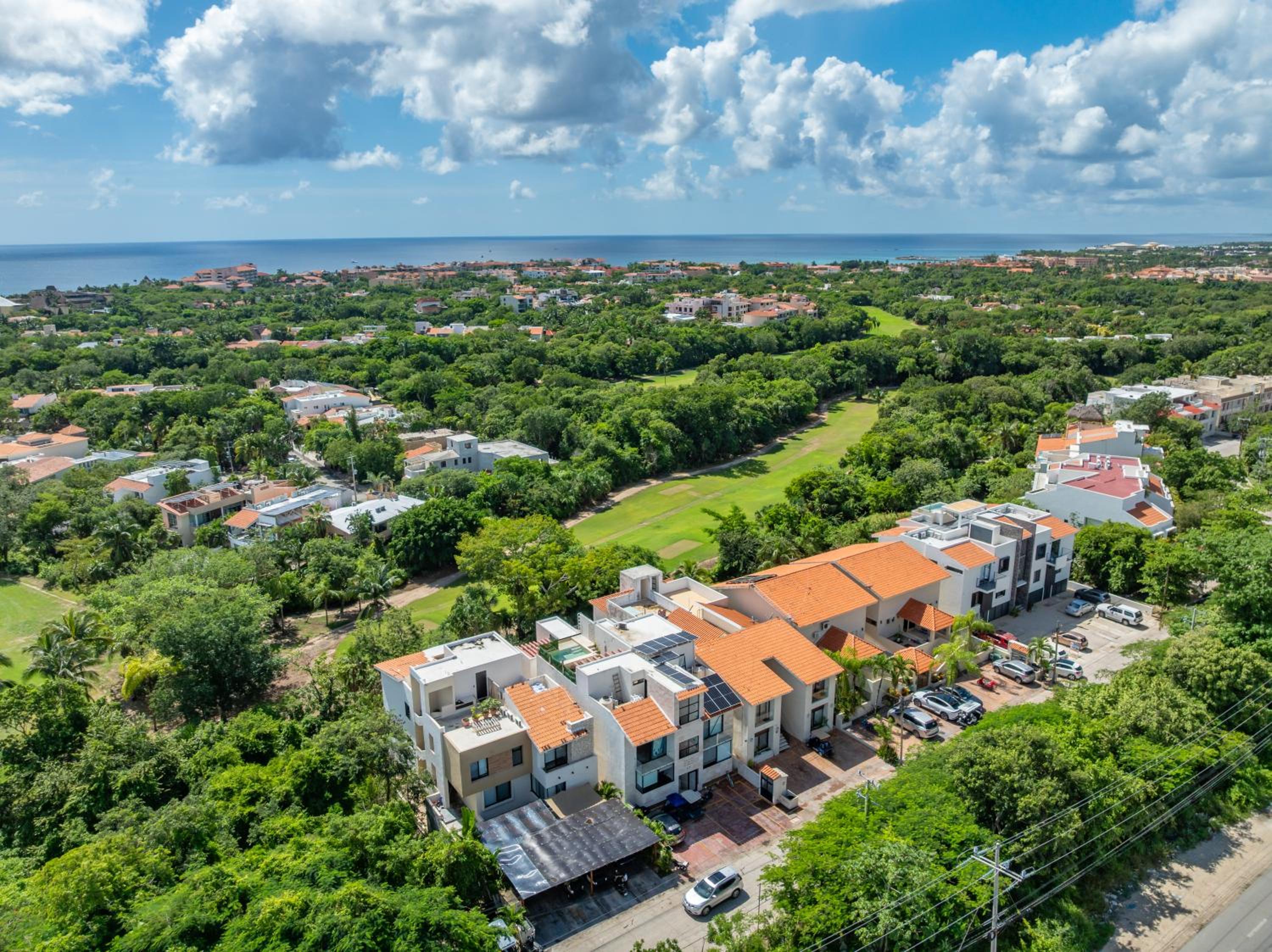 Private Jacuzzi, Starlink, Golf-View Terrace - Puerto Aventuras