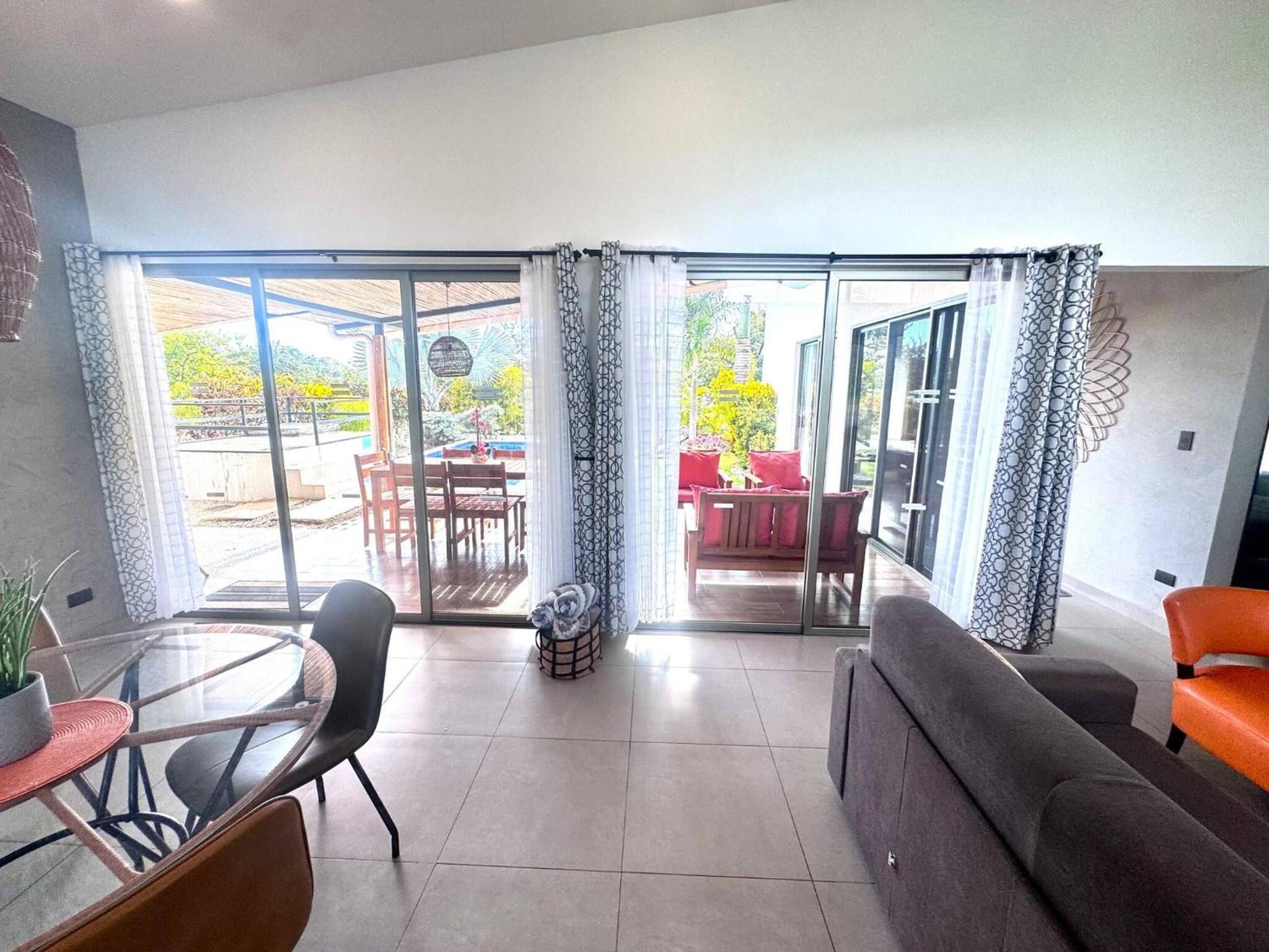 Casa Bella 3 Bdrm House w Pool in Gated Community