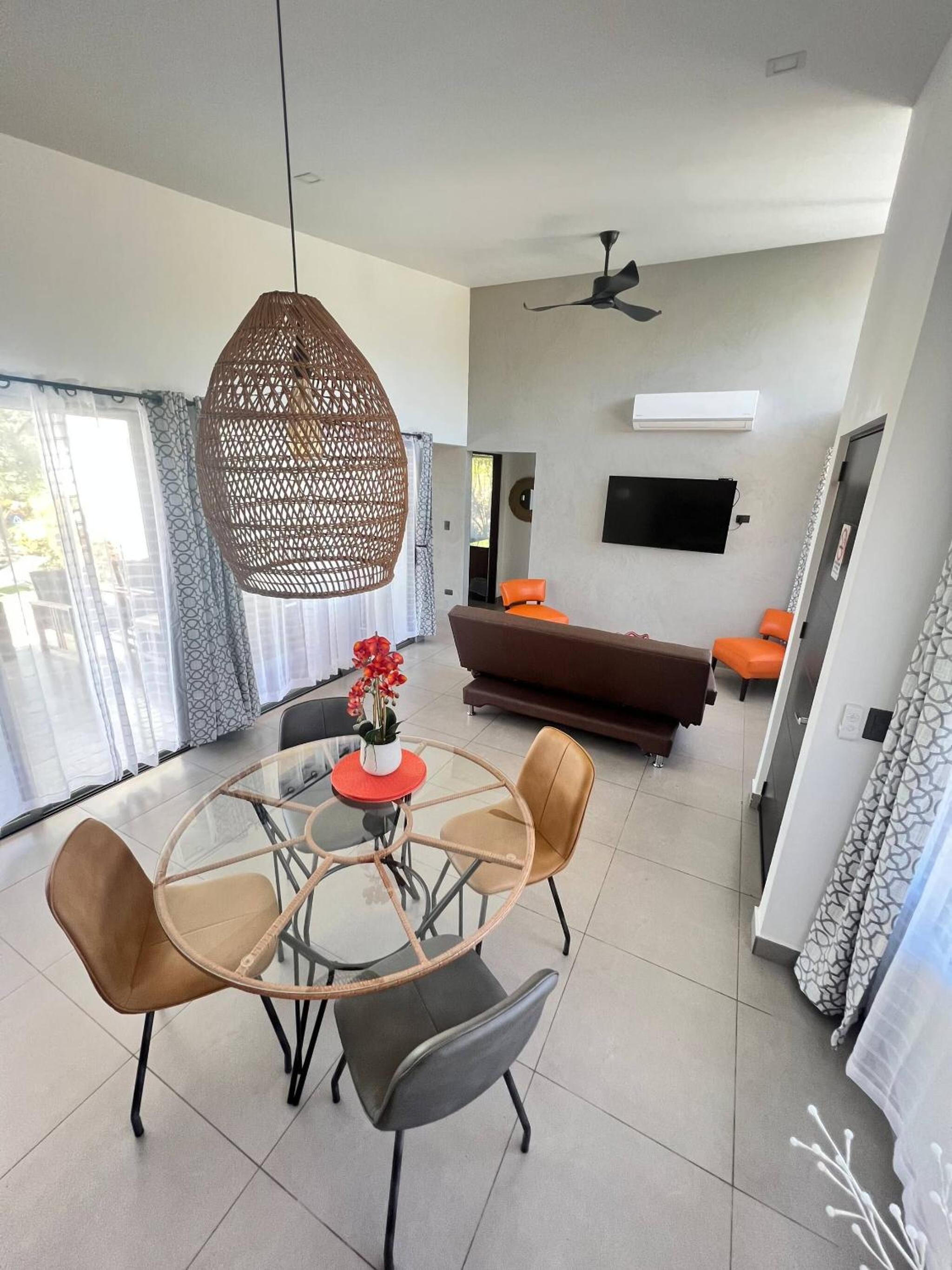 Casa Bella 3 Bdrm House w Pool in Gated Community