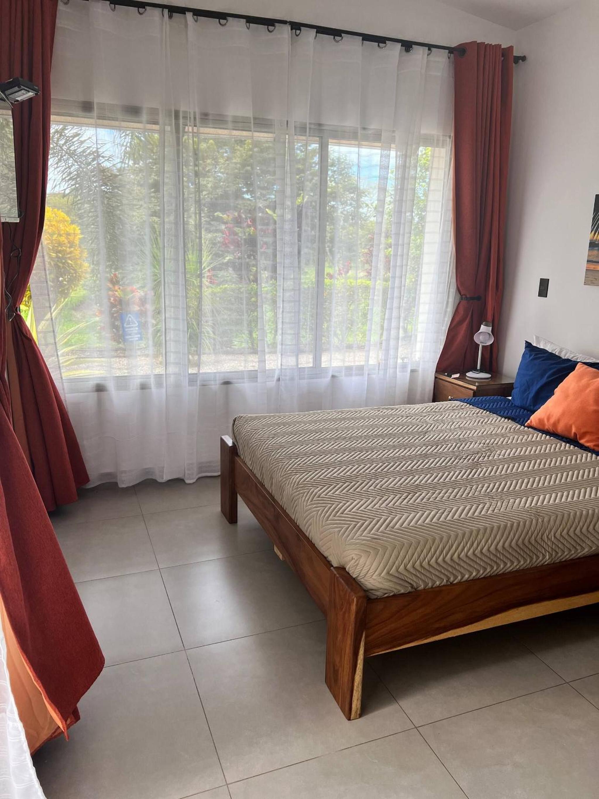 Casa Bella 3 Bdrm House w Pool in Gated Community