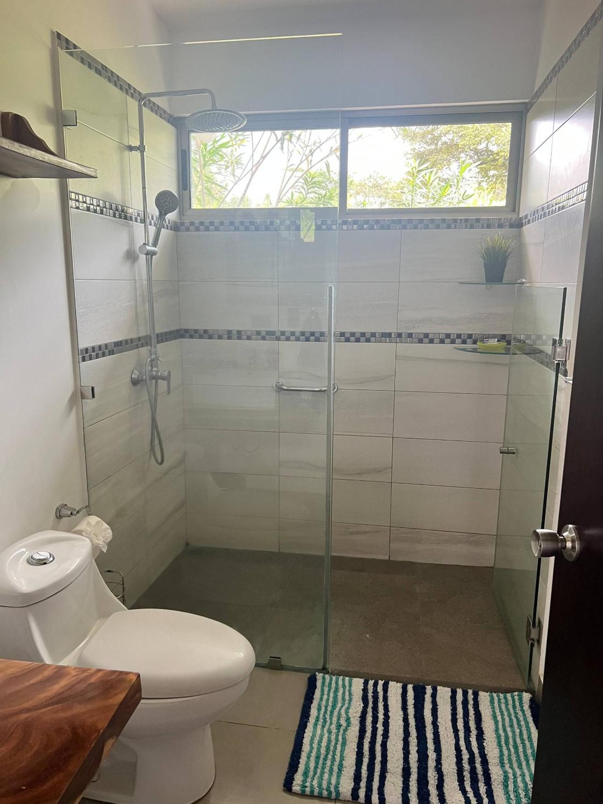 Casa Bella 3 Bdrm House w Pool in Gated Community