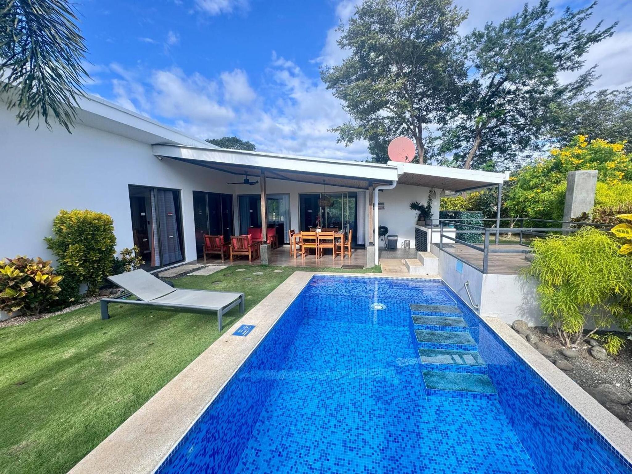 Casa Bella 3 Bdrm House w Pool in Gated Community