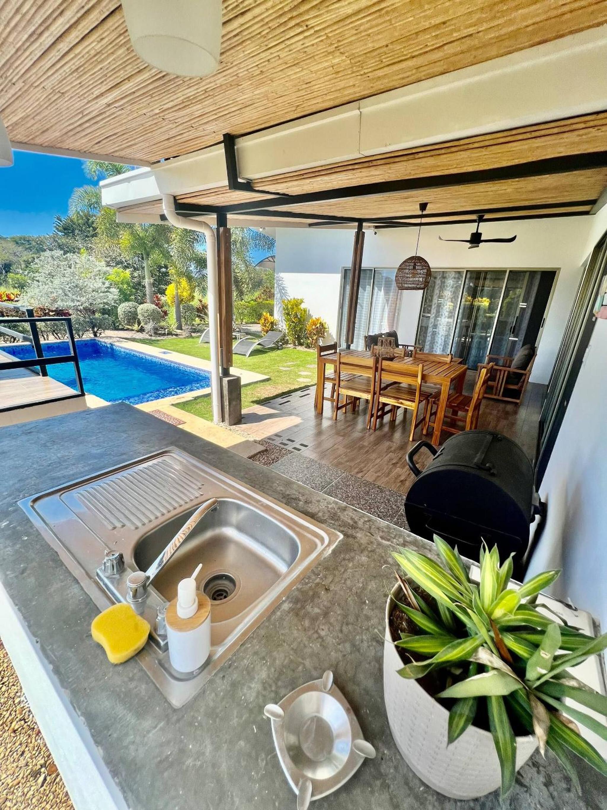 Casa Bella 3 Bdrm House w Pool in Gated Community