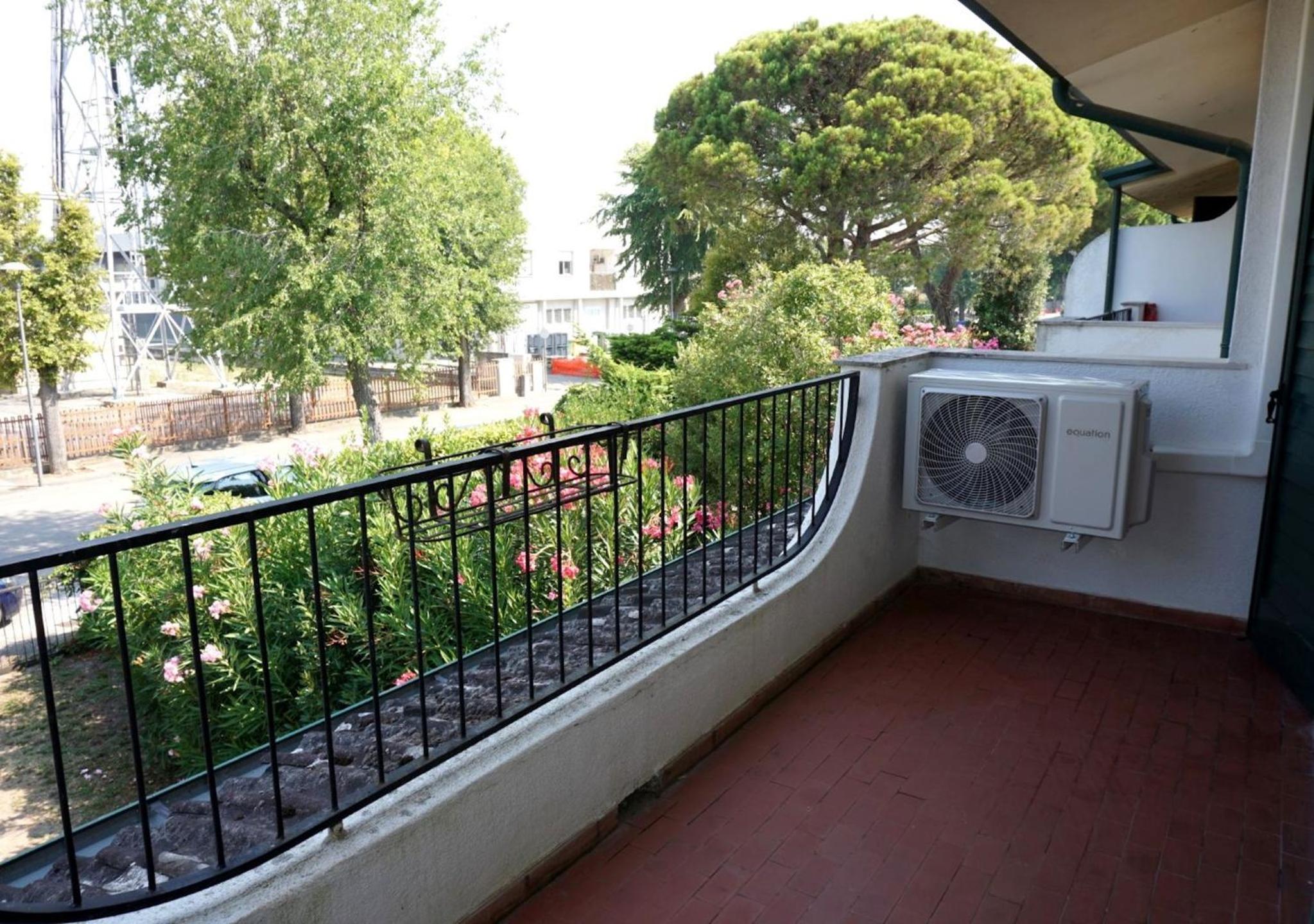 Lovely villa with a private garden