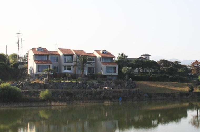 Jeju Lake Pension