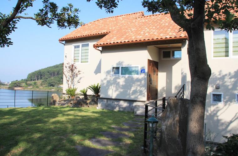 Jeju Lake Pension
