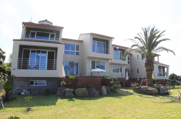 Jeju Lake Pension