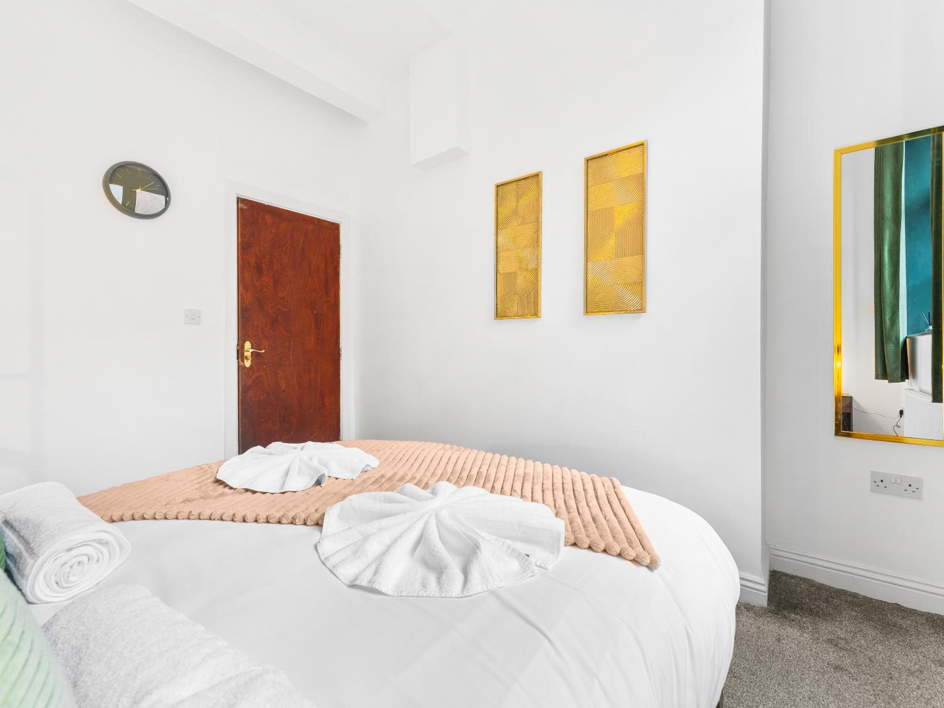 The Gilder, Cozy 2 Bedroom Apartment