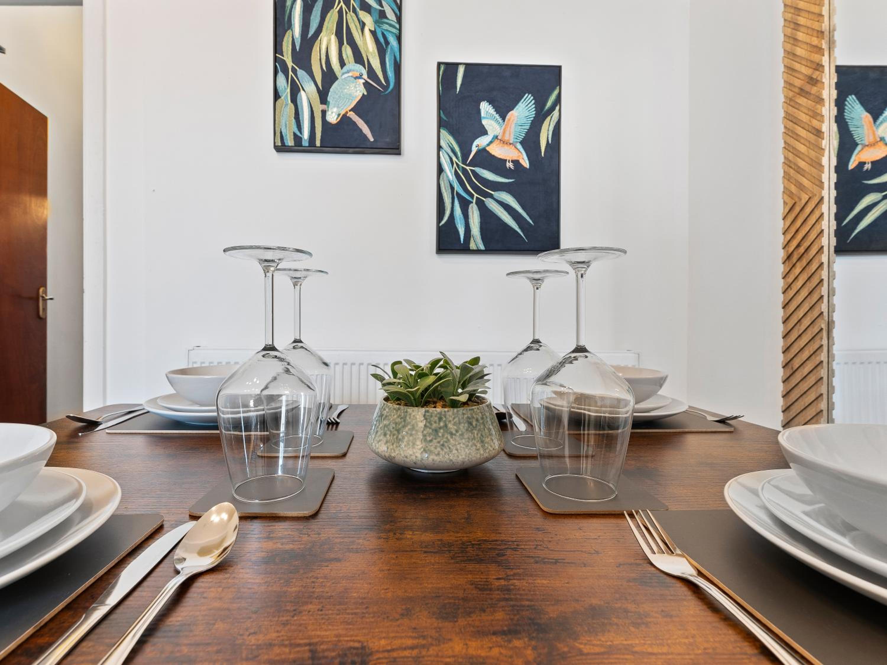 The Gilder, Cozy 2 Bedroom Apartment