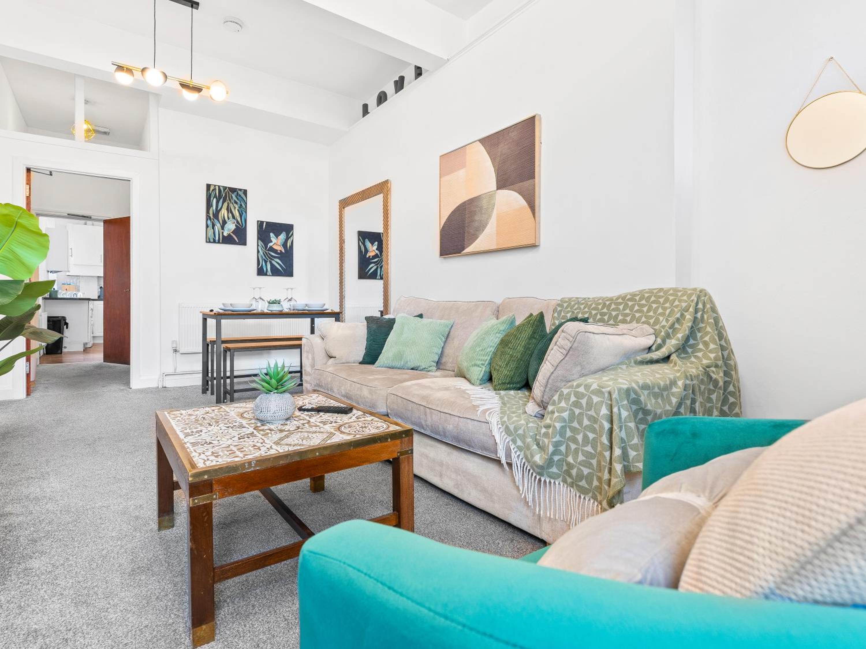 The Gilder, Cozy 2 Bedroom Apartment