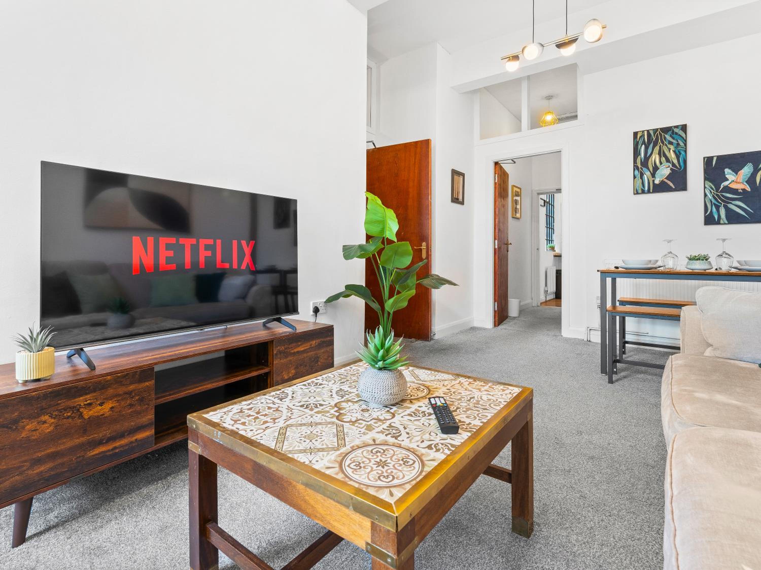 The Gilder, Cozy 2 Bedroom Apartment