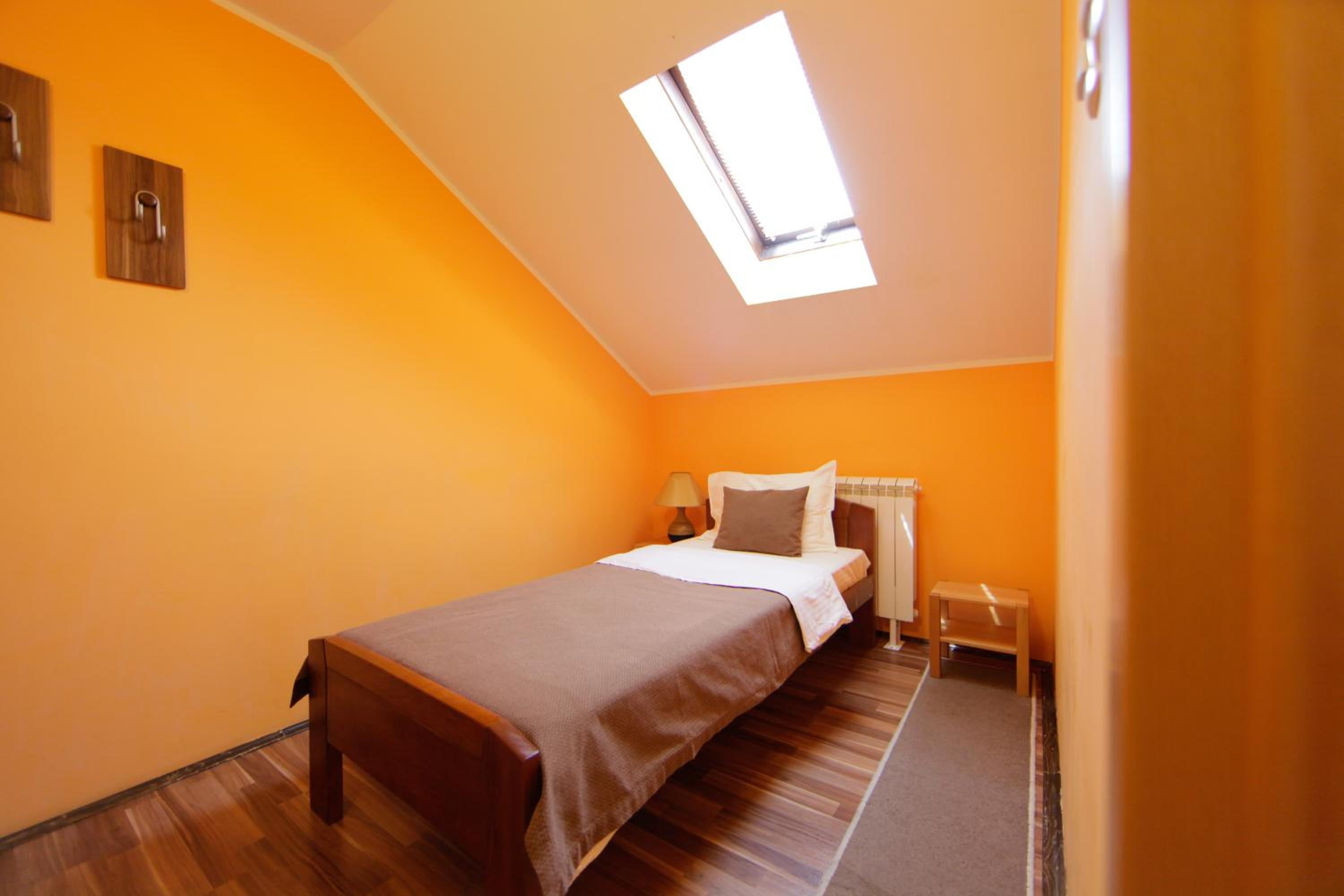 Rooms Konak Mikan