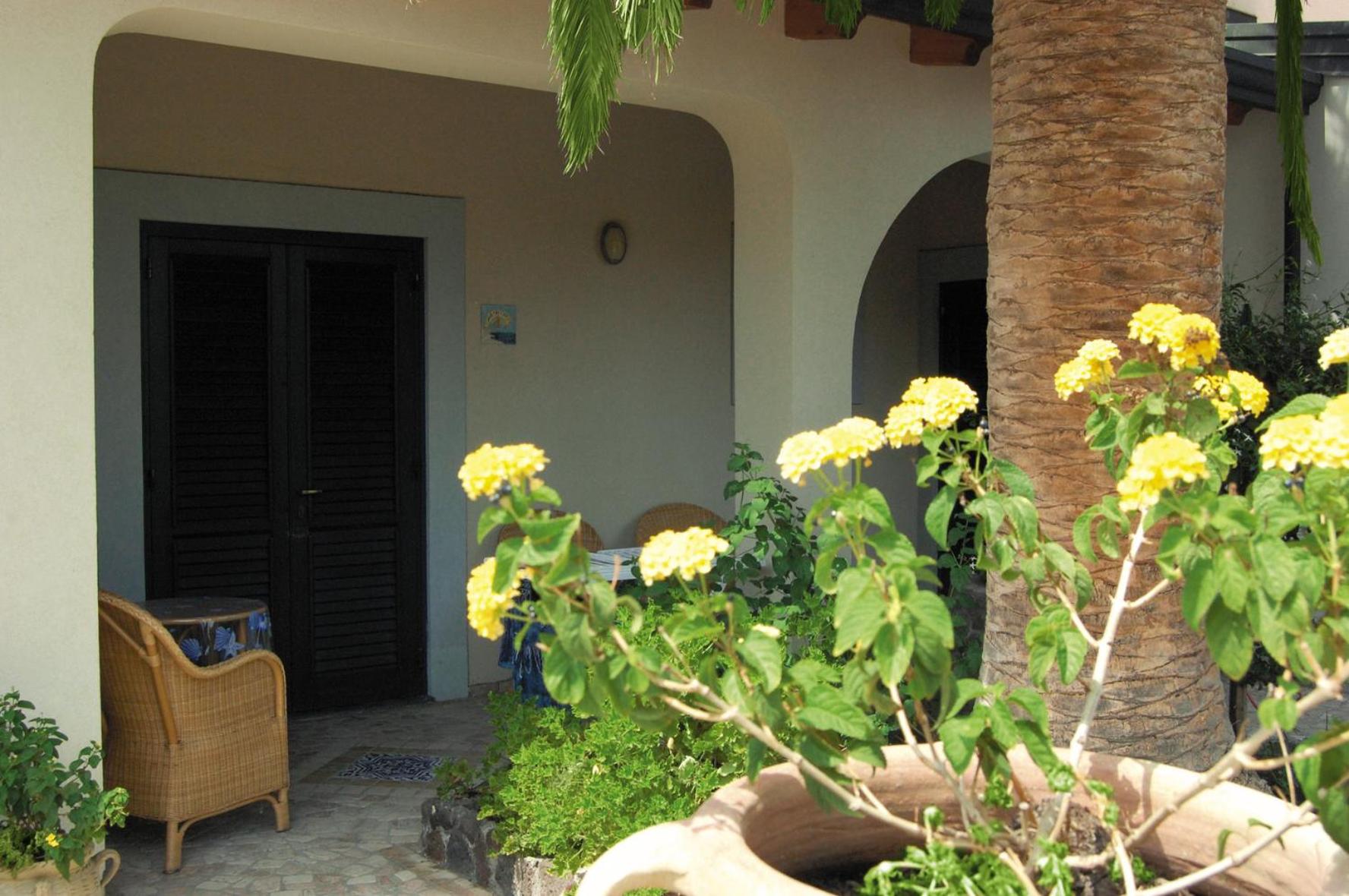 Vulcano Vacations - Hotel Aura - Property Image 2