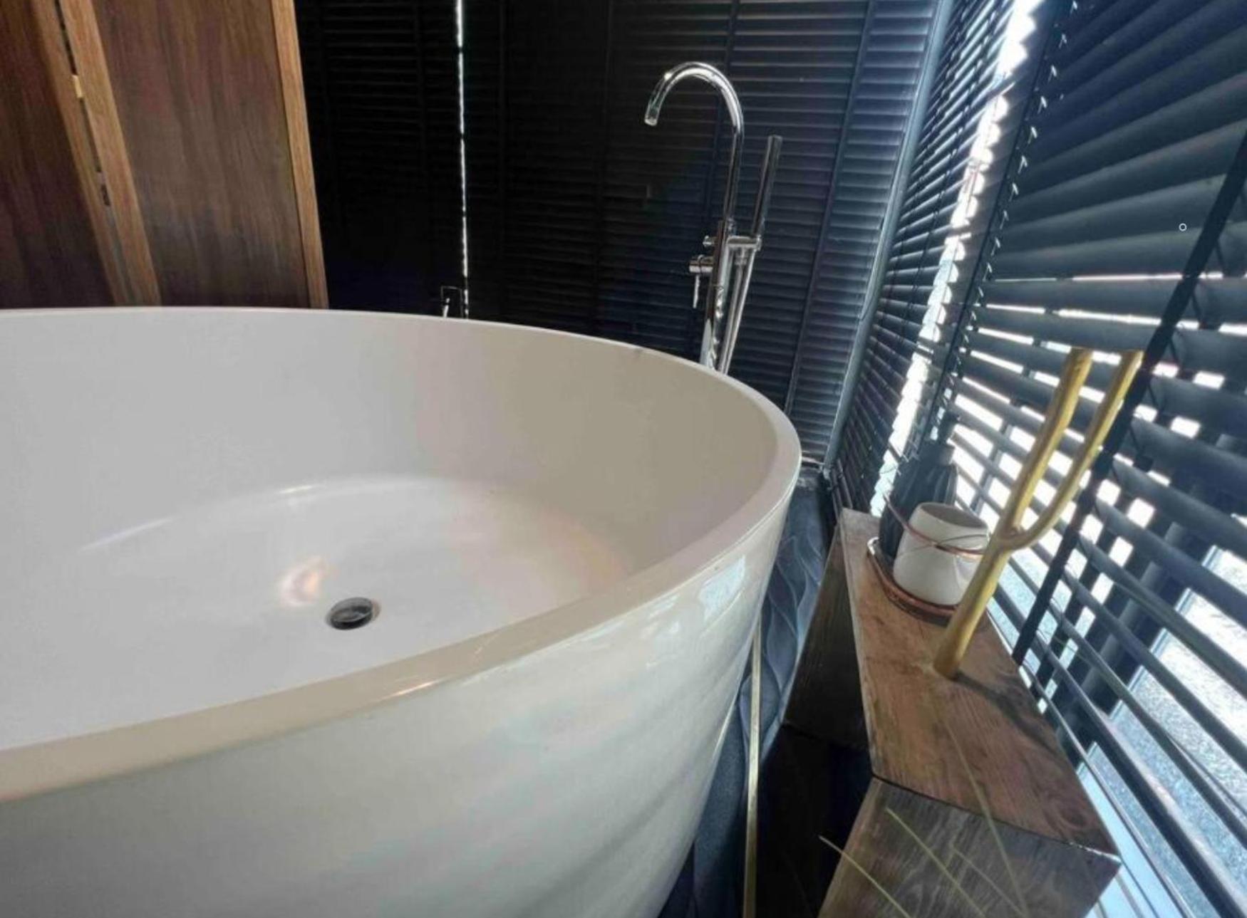SelfCheckIn TownHome in Charoen Nakhorn 60 near BTS Iconsiam Asiatique and Chaophraya River Maximum 4 Guests