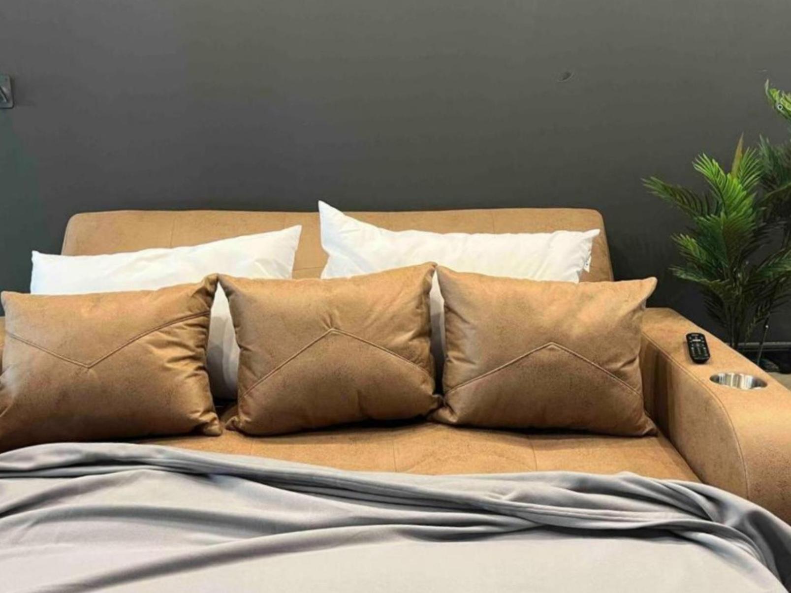 SelfCheckIn TownHome in Charoen Nakhorn 60 near BTS Iconsiam Asiatique and Chaophraya River Maximum 4 Guests