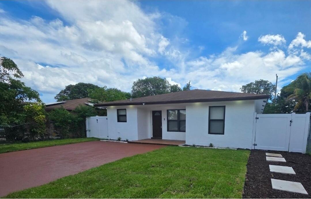 Delray Beach Sunshine - 5 minutes from beach!