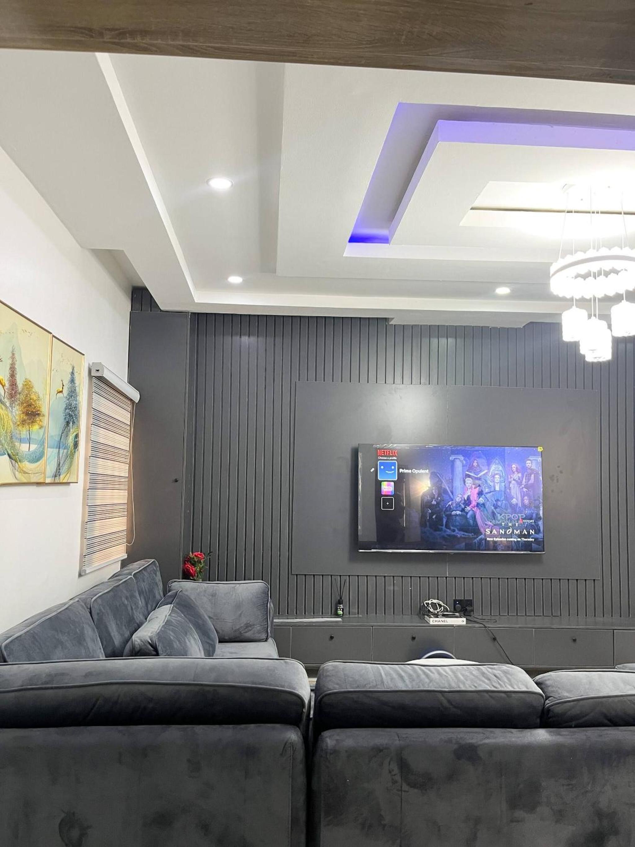 Luxurious 3BR Apartment 247 Power City views