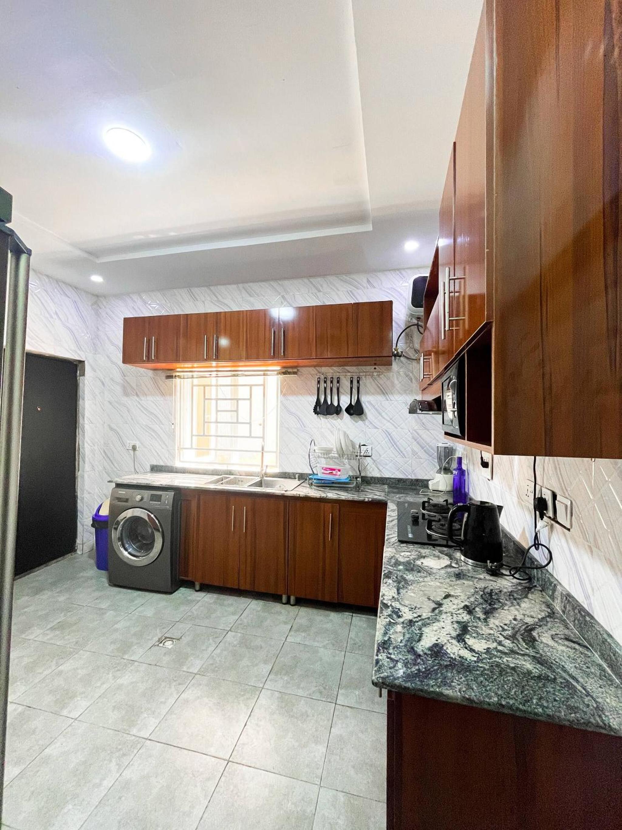 Luxurious 3BR Apartment 247 Power City views