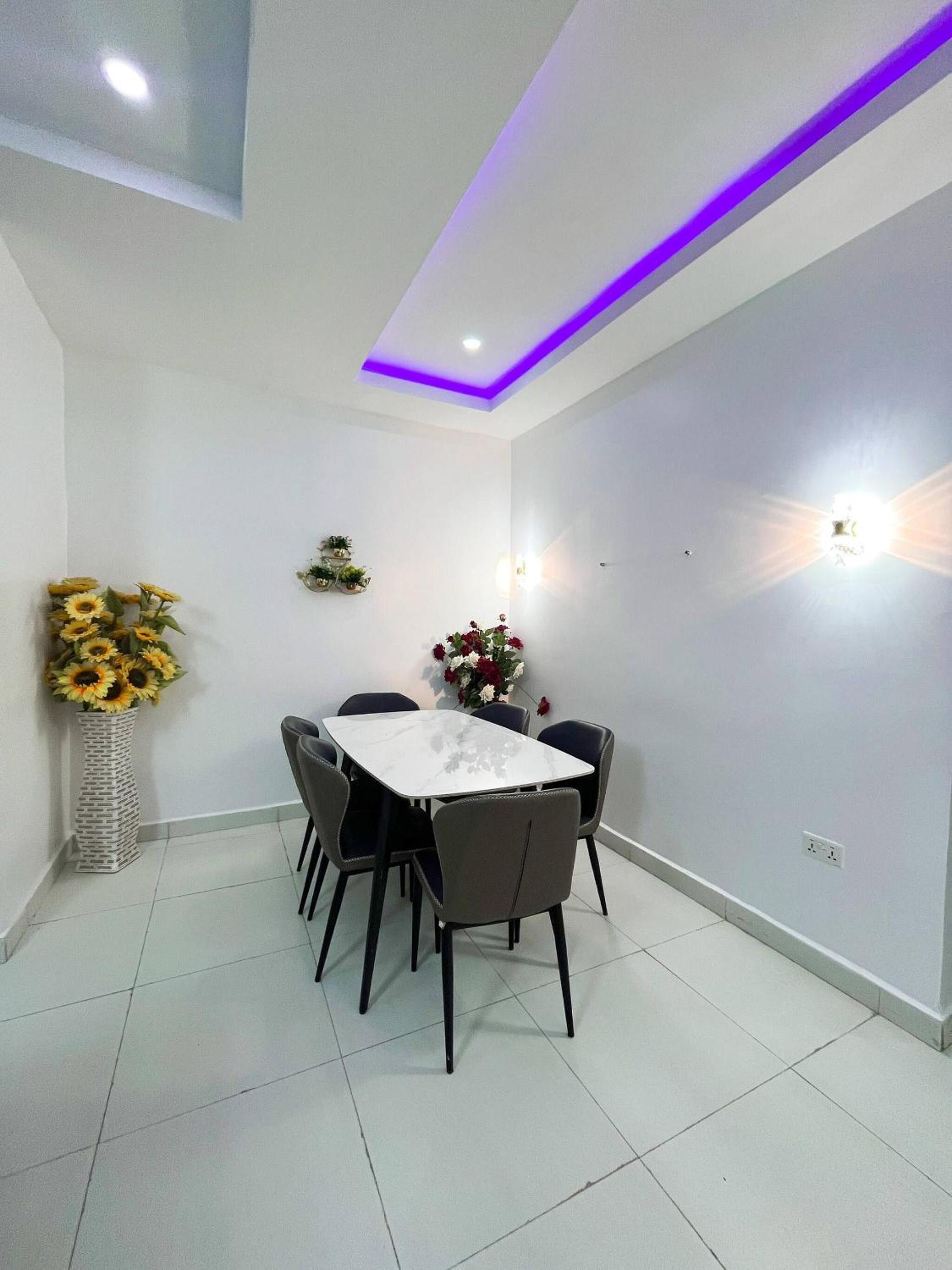 Luxurious 3BR Apartment 247 Power City views