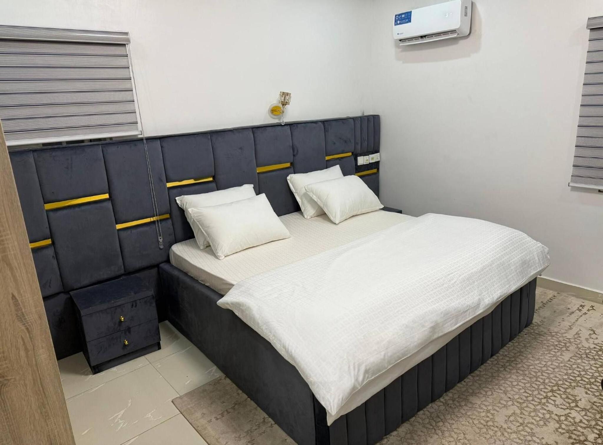 Luxurious 3BR Apartment 247 Power City views