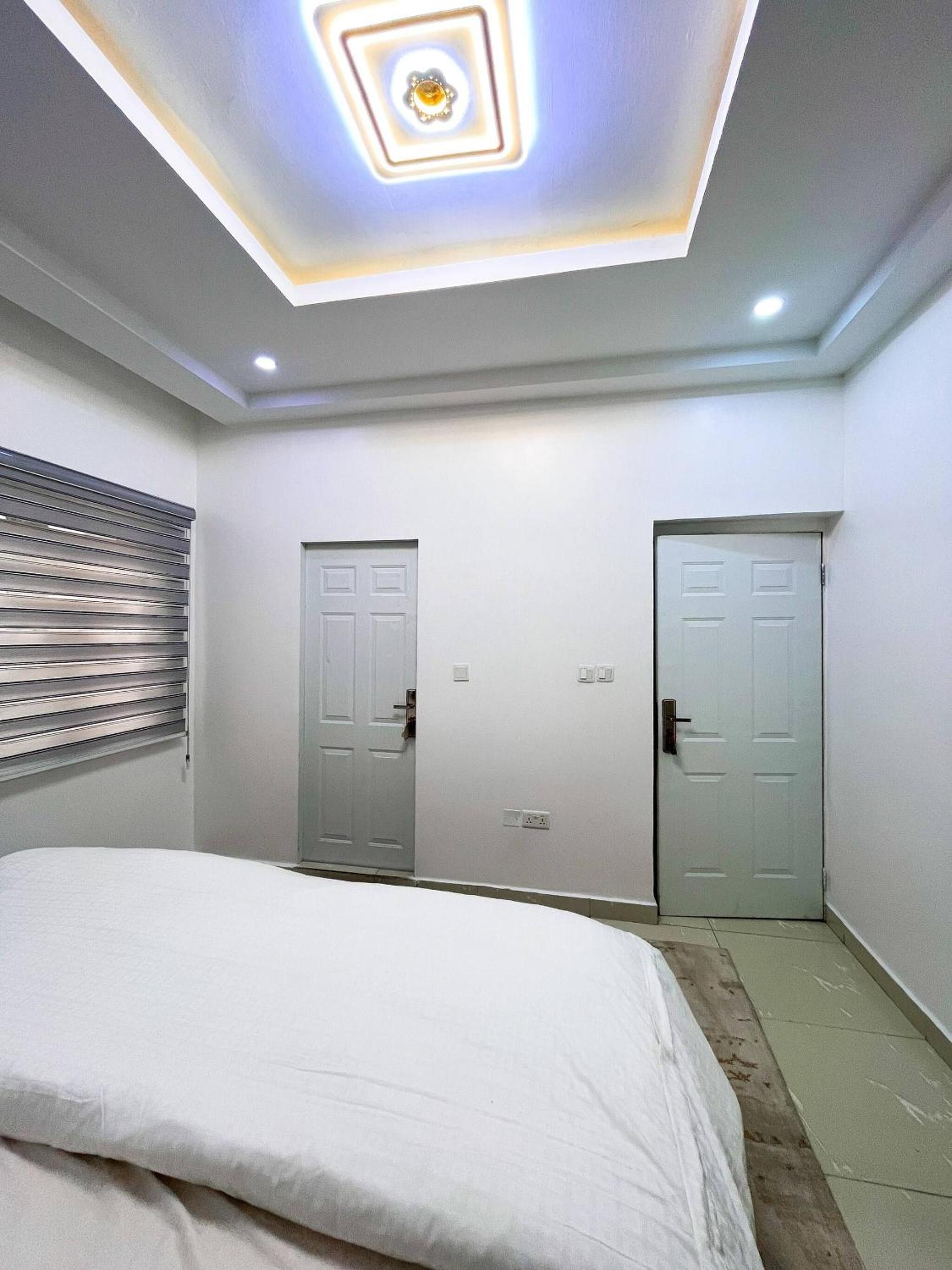 Luxurious 3BR Apartment 247 Power City views