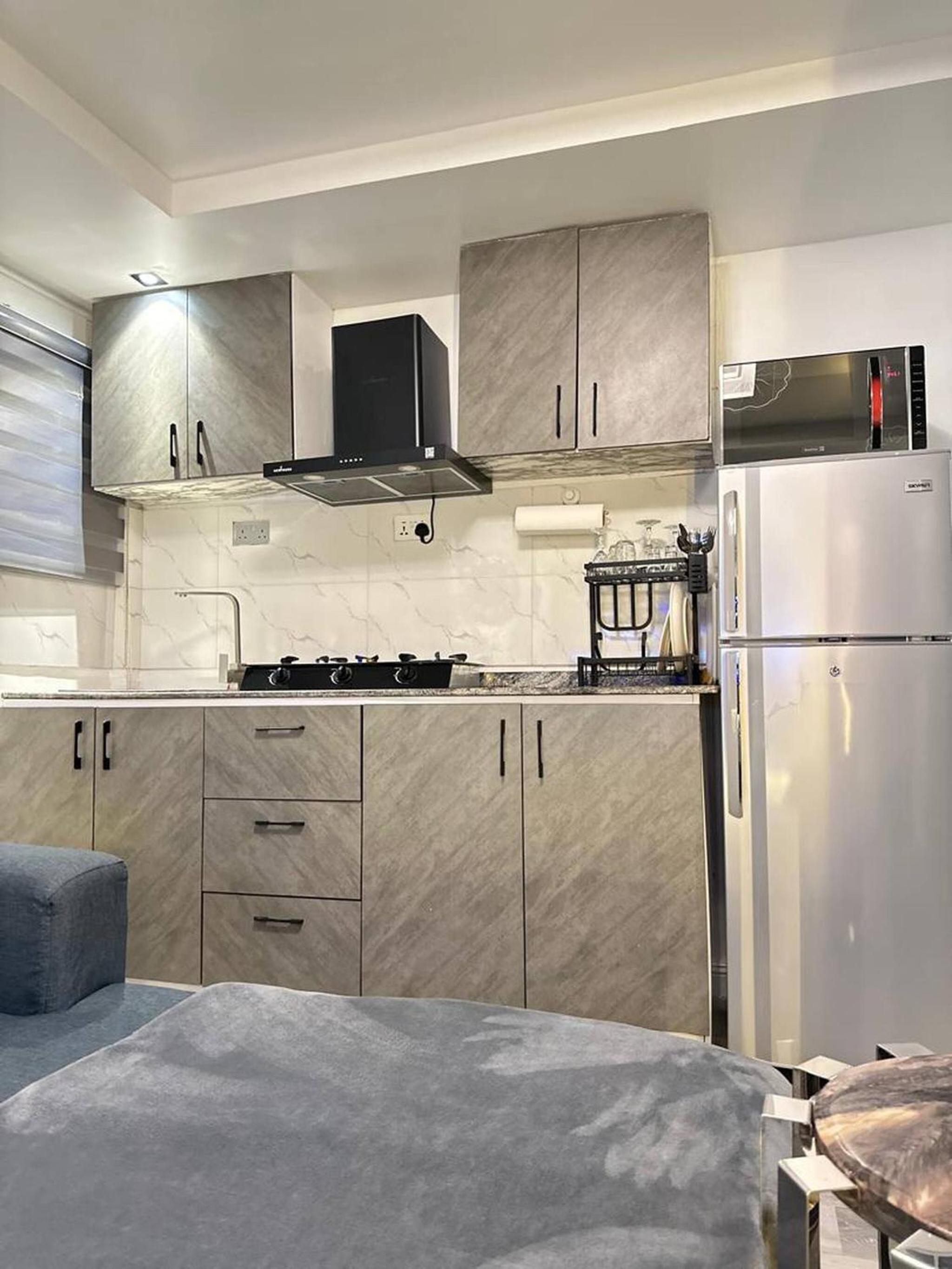 Luxurious Abuja Apartment with Private Entrance Central AC