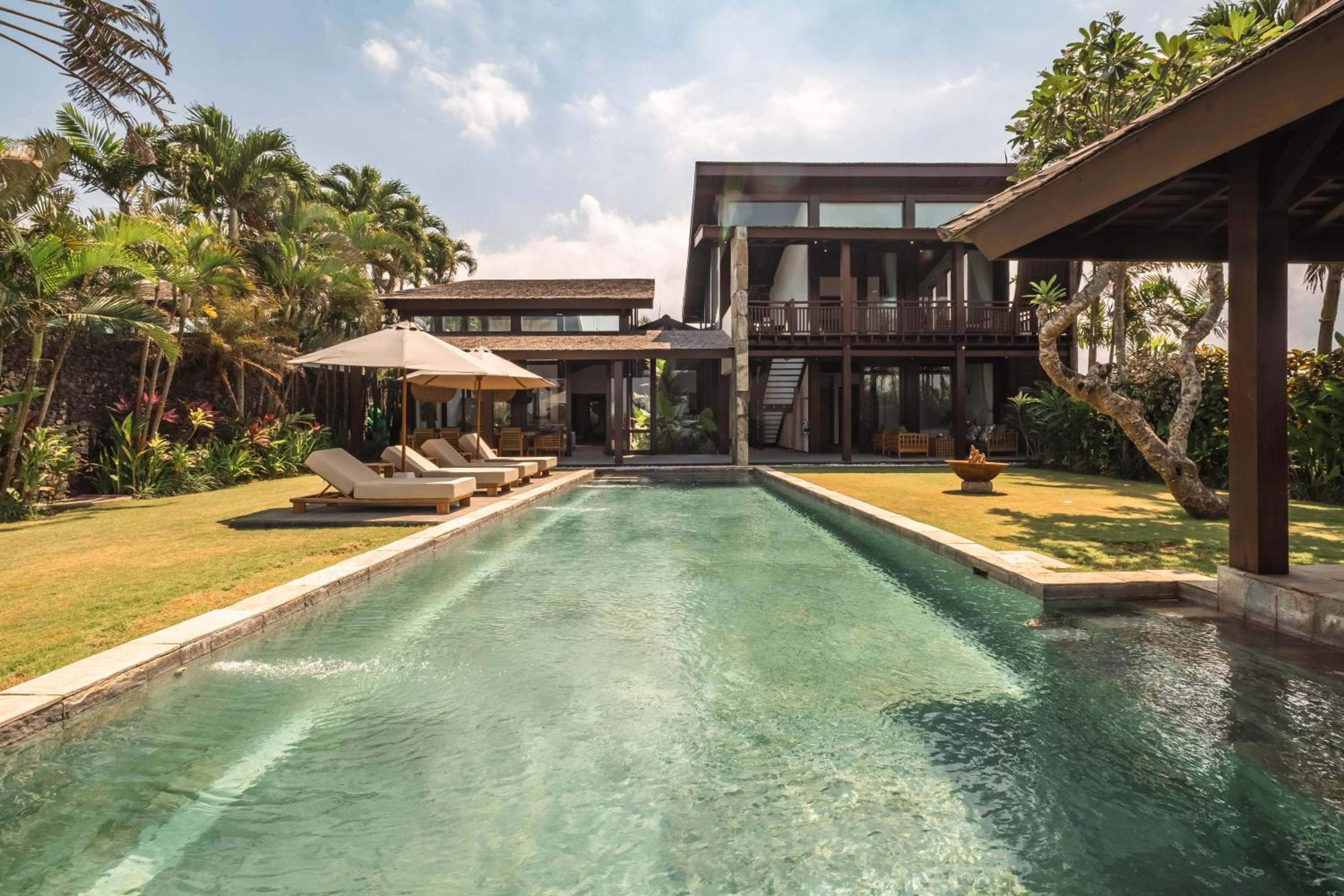 Oceanfront Luxury Villa in Beraban with Private Pool