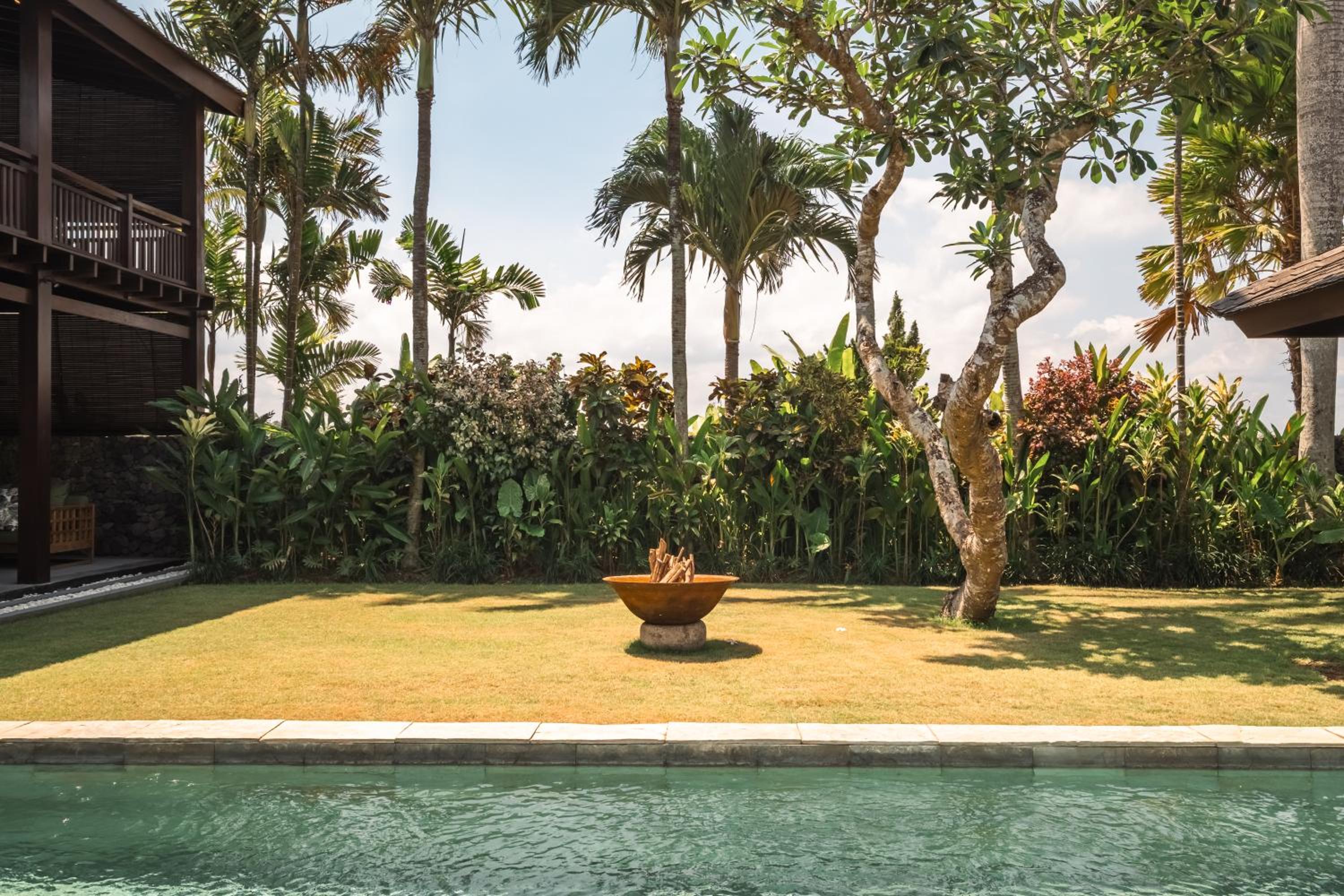 Oceanfront Luxury Villa in Beraban with Private Pool