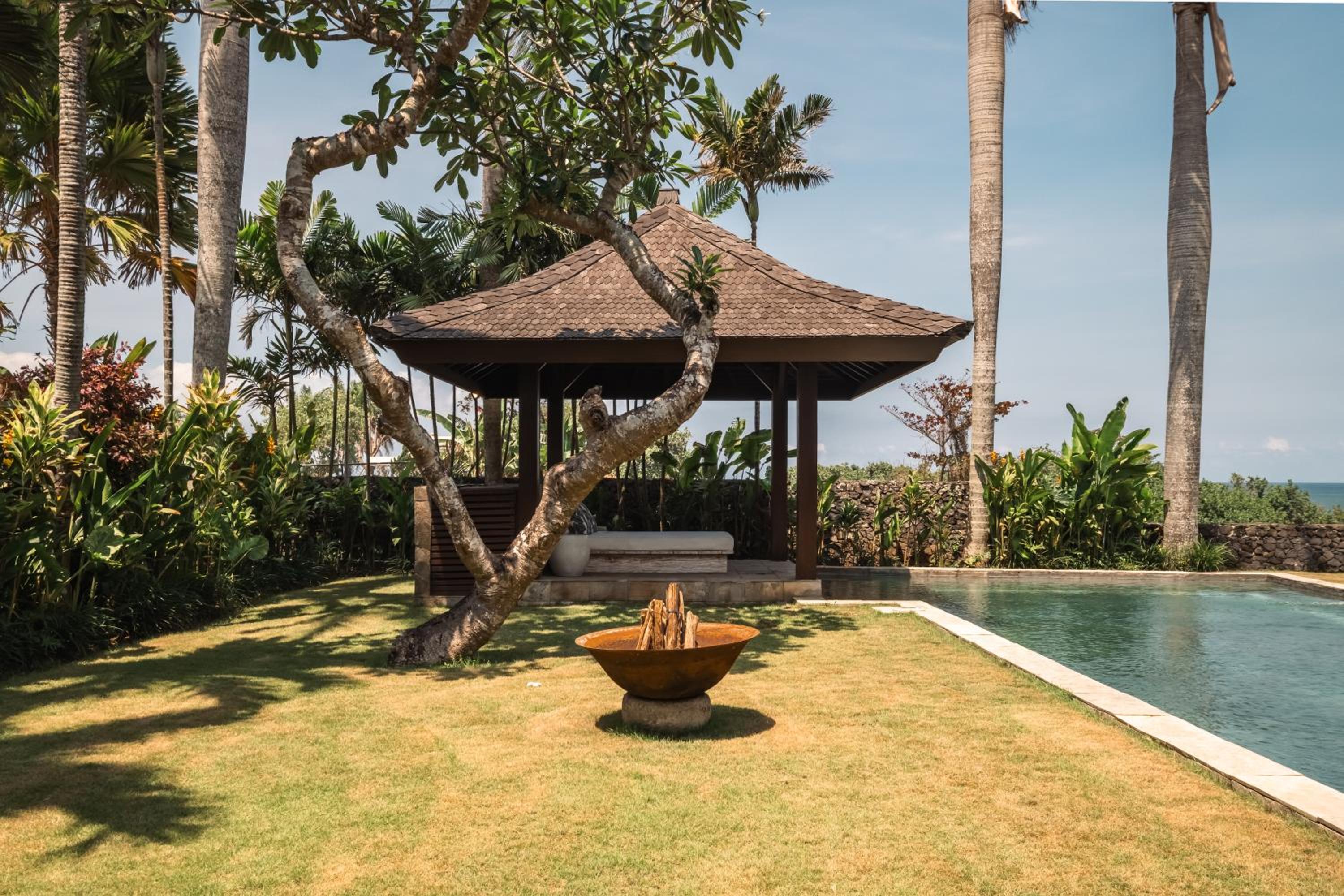 Oceanfront Luxury Villa in Beraban with Private Pool