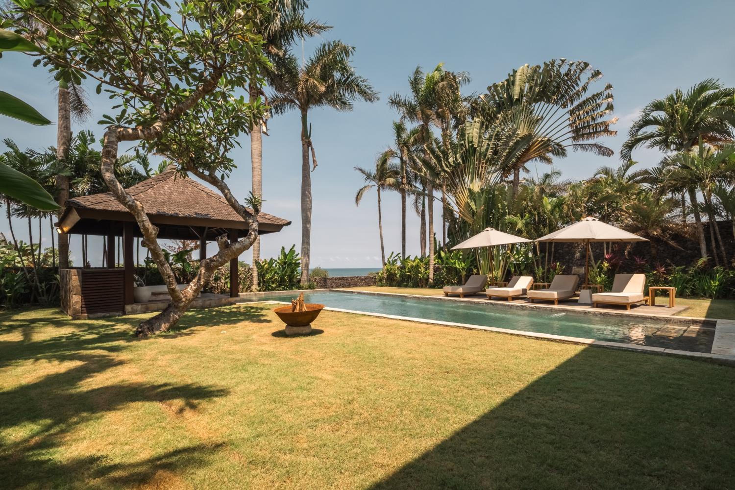 Oceanfront Luxury Villa in Beraban with Private Pool