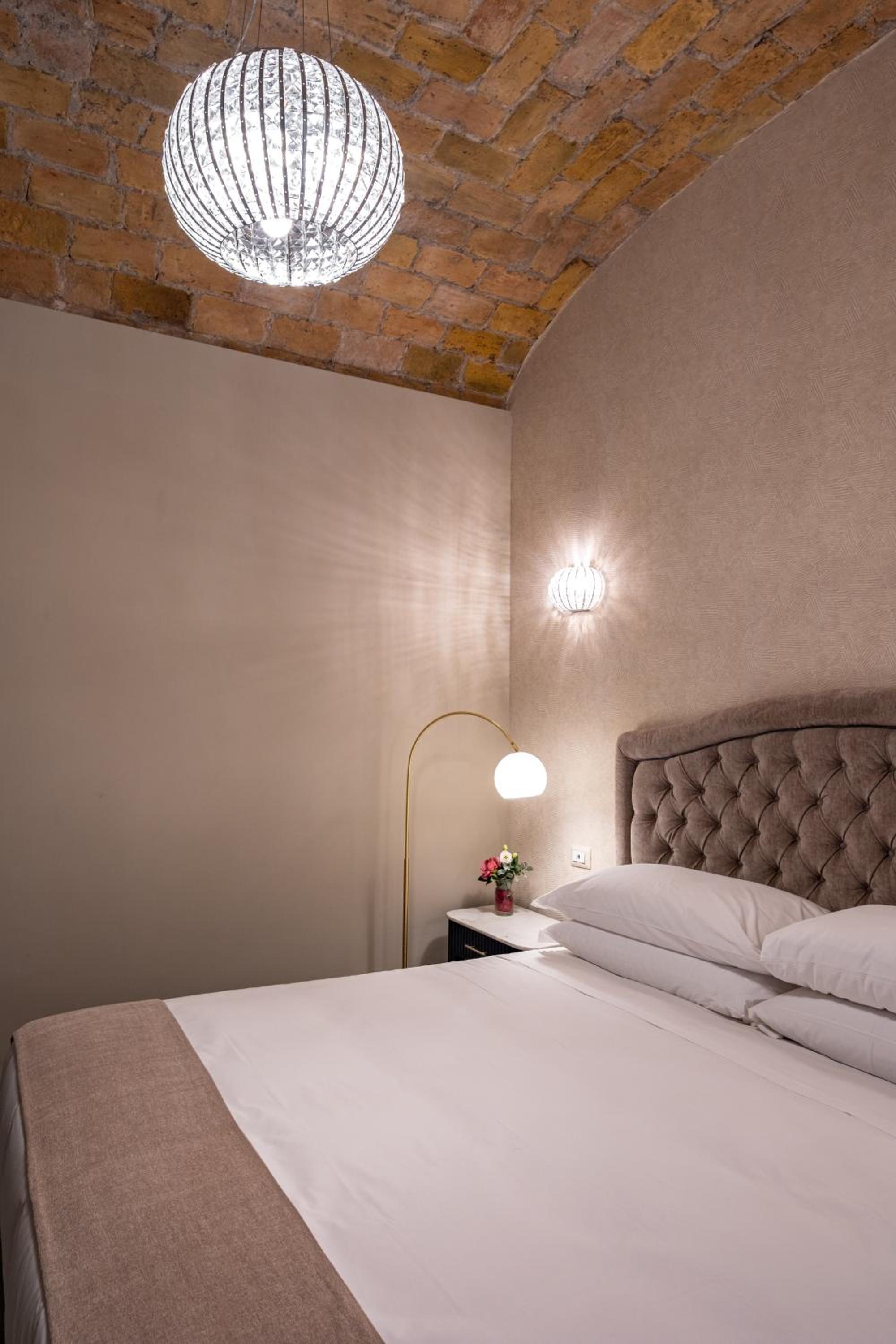 Roma suite hotel