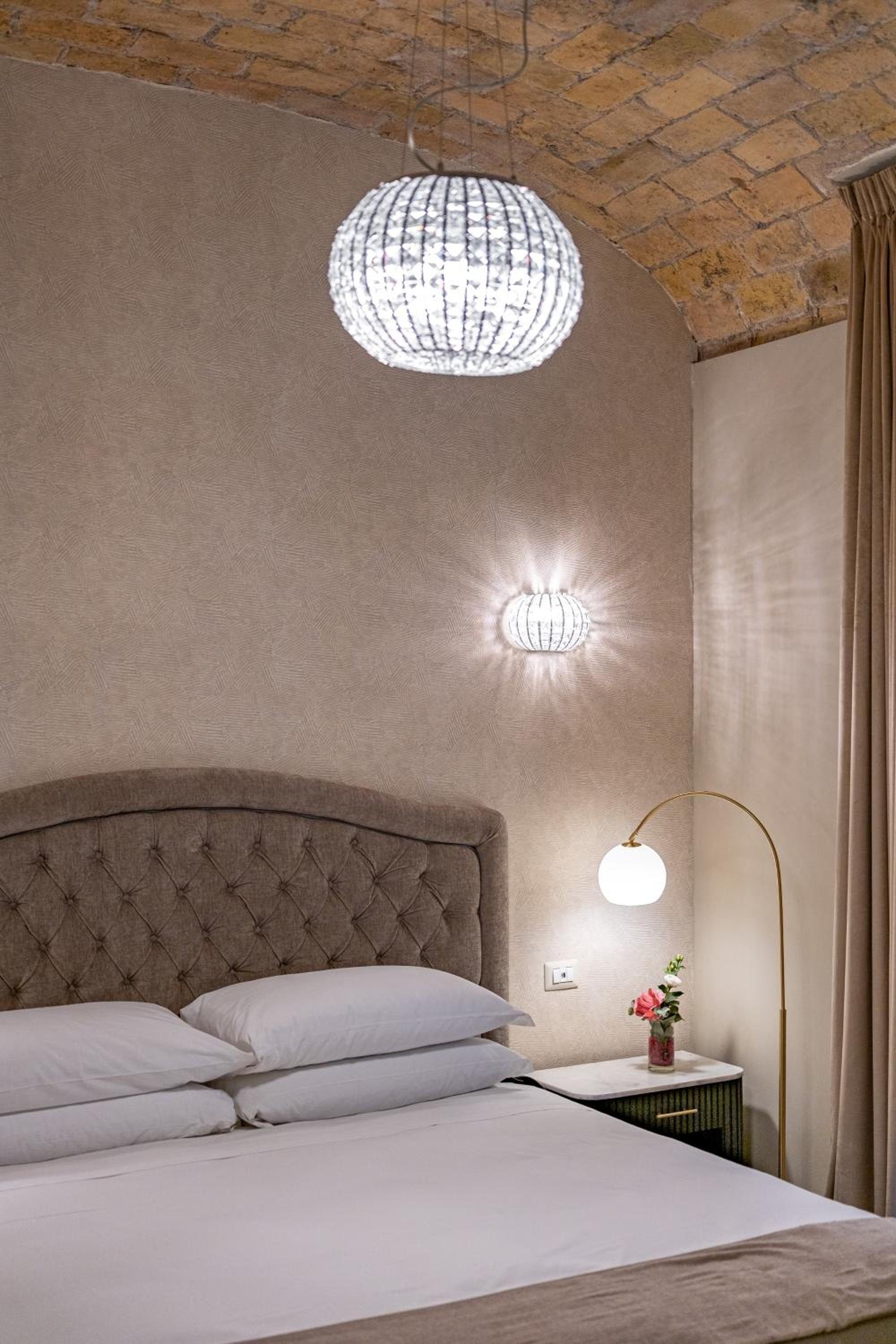 Roma suite hotel