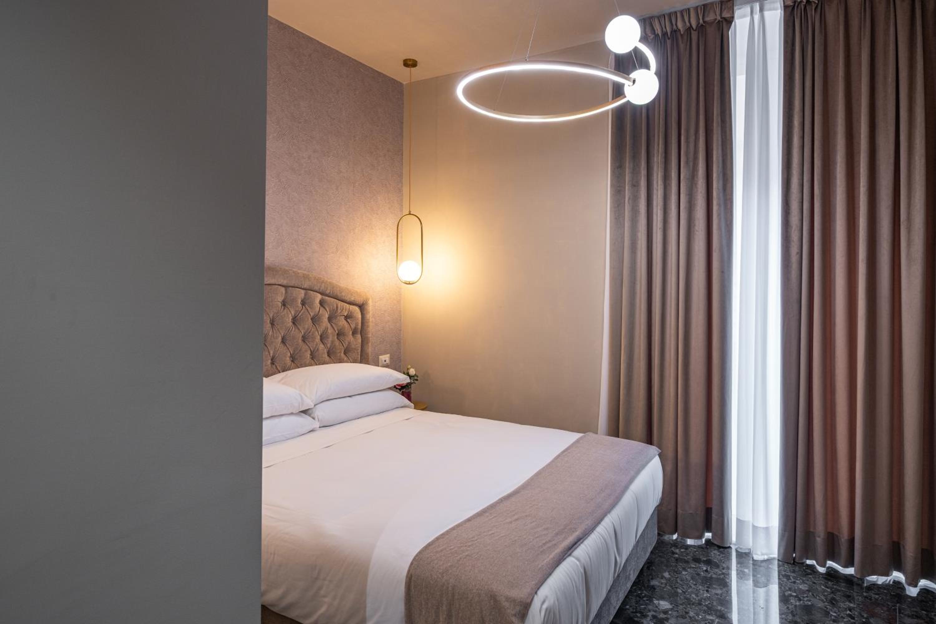 Roma suite hotel