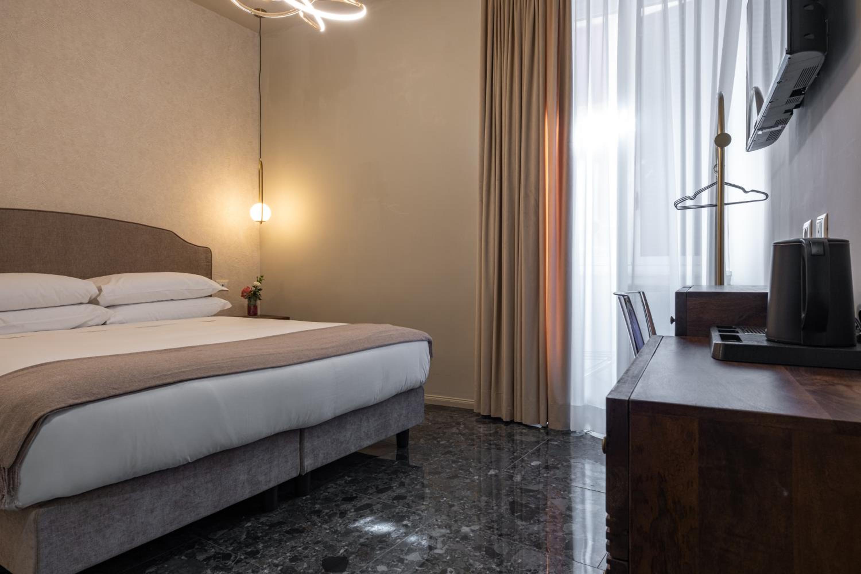 Roma suite hotel