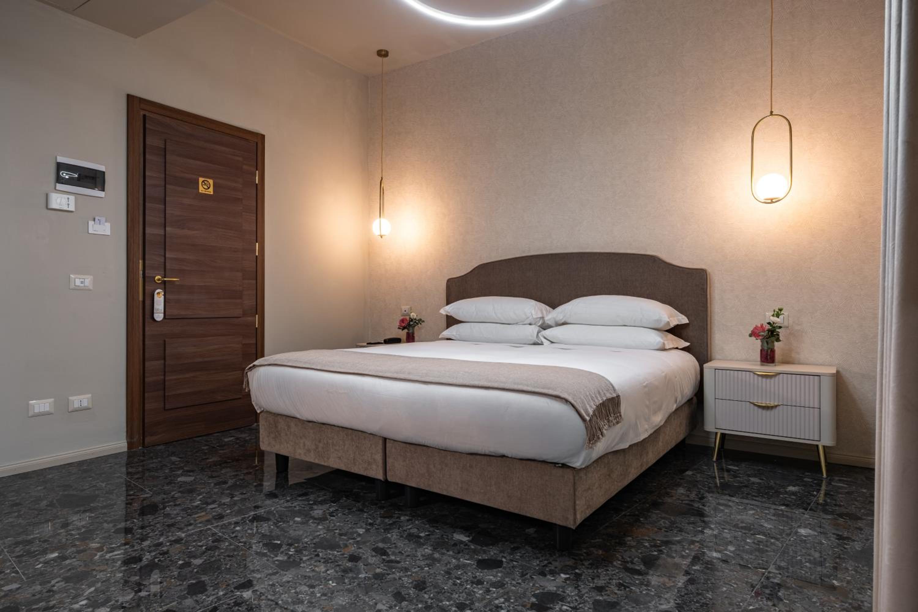Roma suite hotel