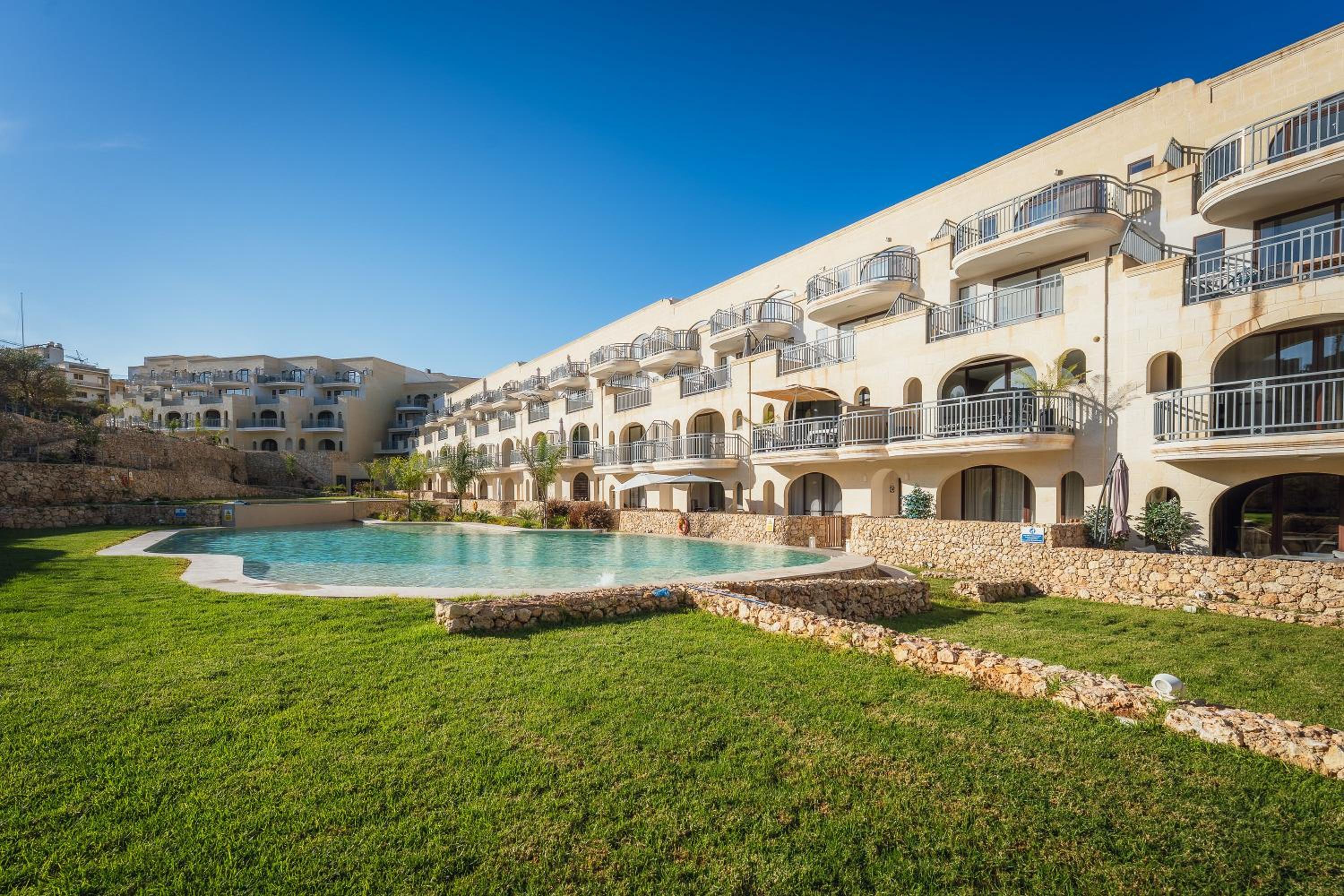 Qala Skyview Penthouse with Pool, Sunsets and BBQ Area