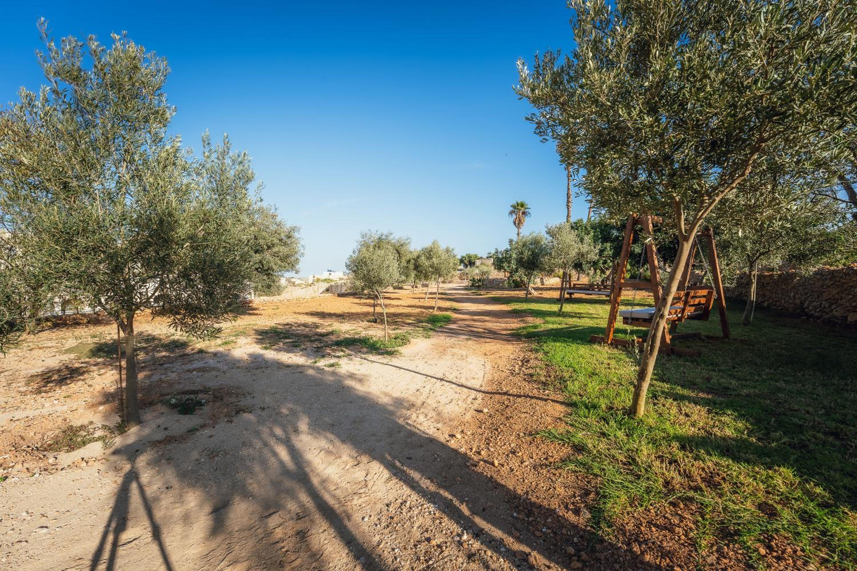 Qala Skyview Penthouse with Pool, Sunsets and BBQ Area