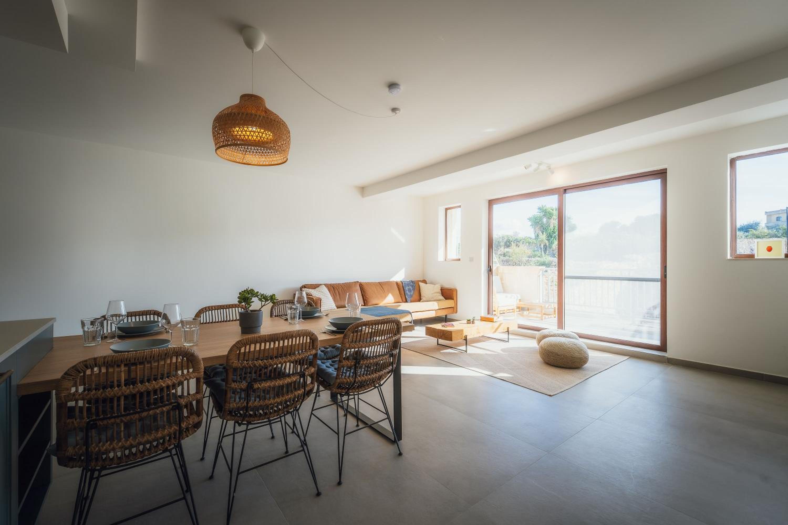 Qala Skyview Penthouse with Pool, Sunsets and BBQ Area