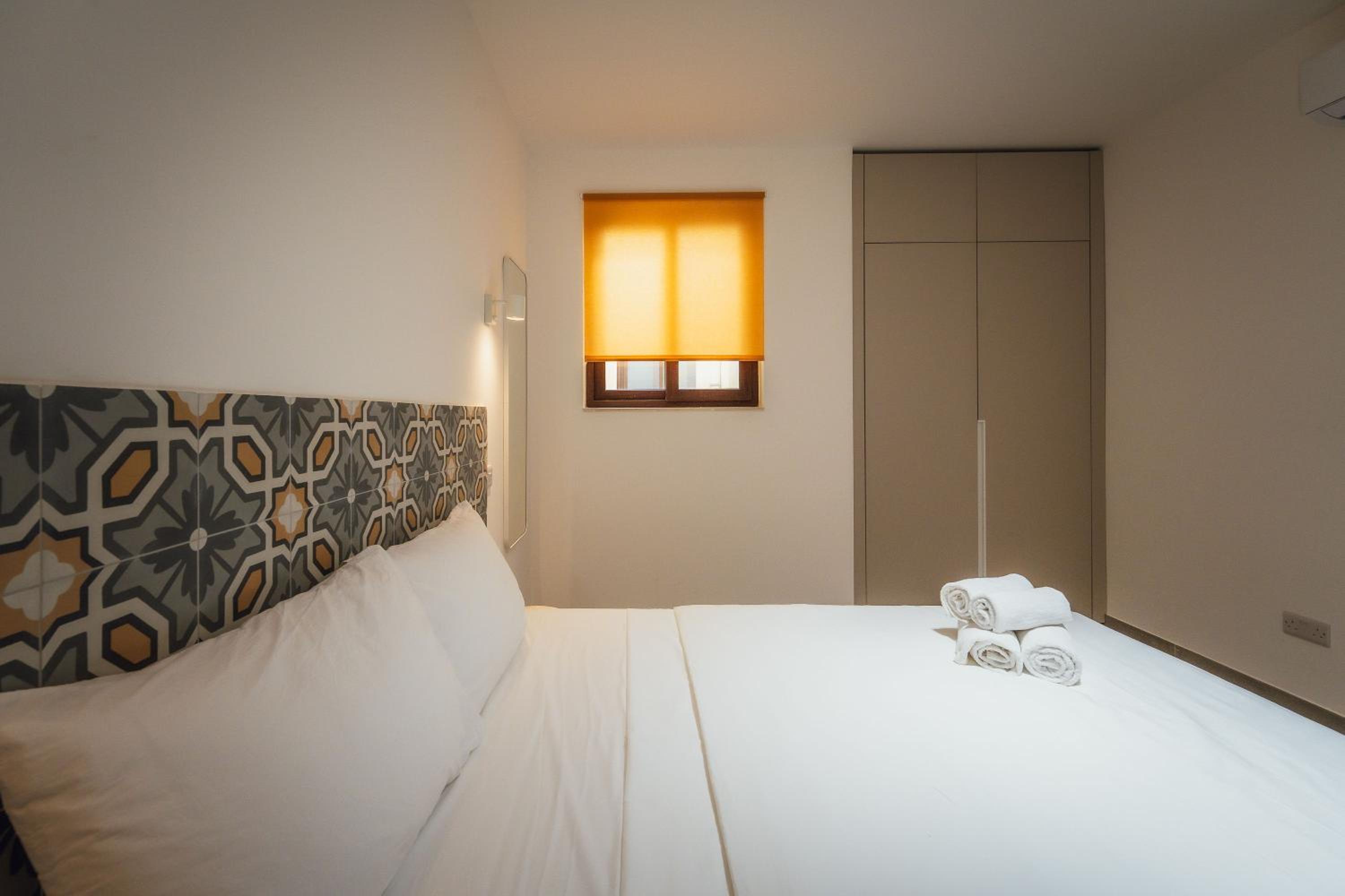 Qala Skyview Penthouse with Pool, Sunsets and BBQ Area