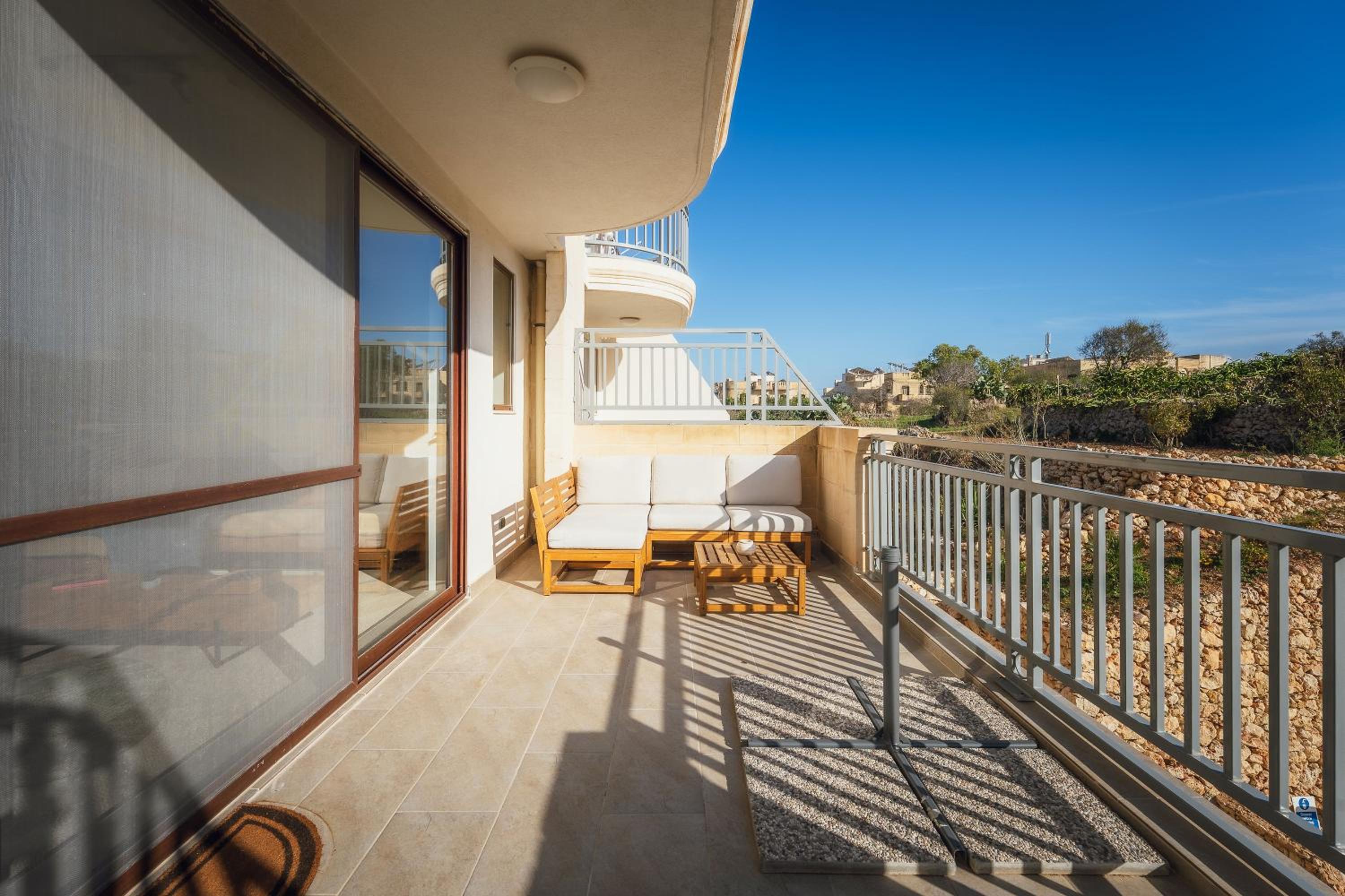 Qala Skyview Penthouse with Pool, Sunsets and BBQ Area